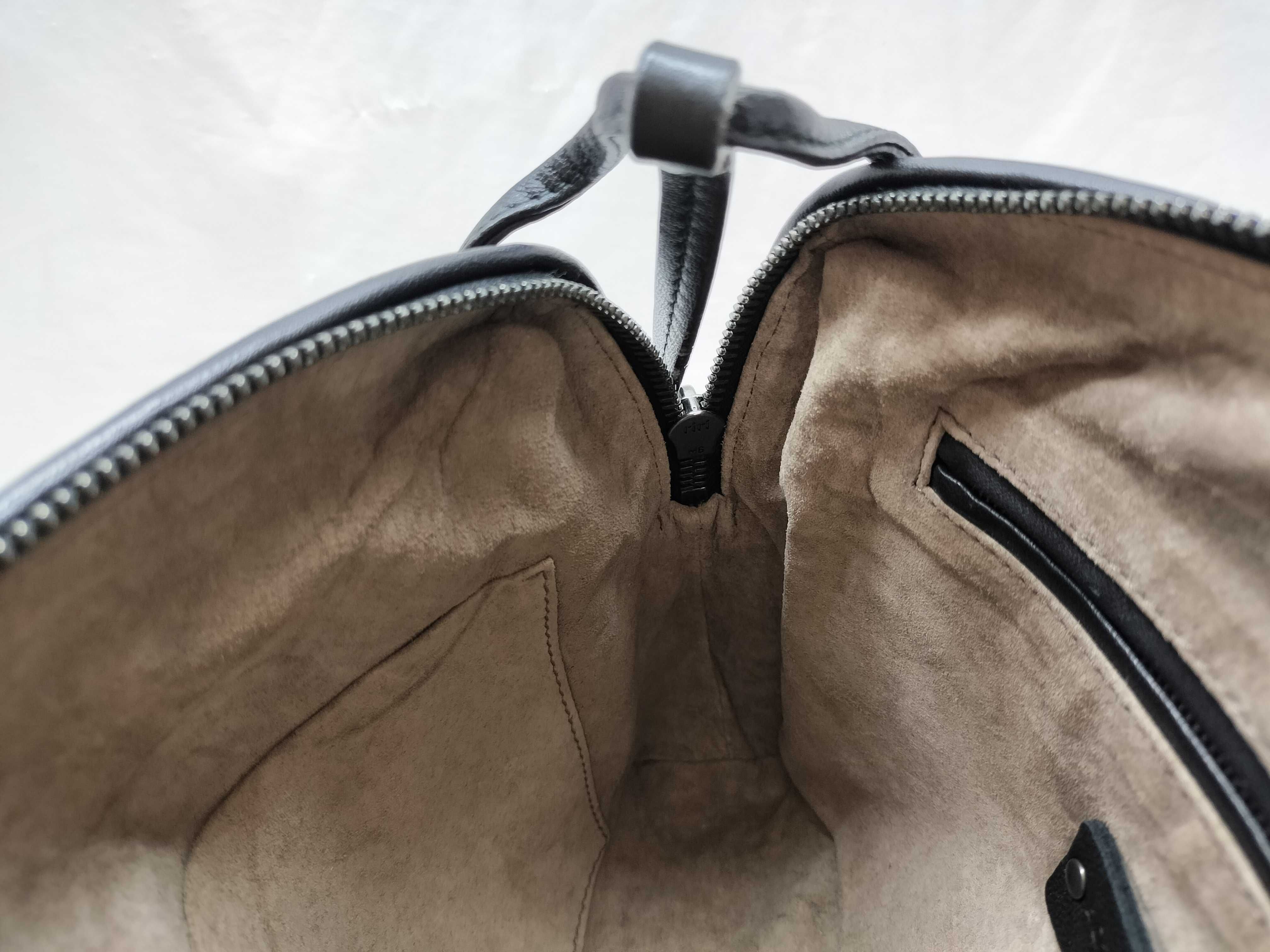 Intrecciato HK - Black Shoulder Bag — view 13
