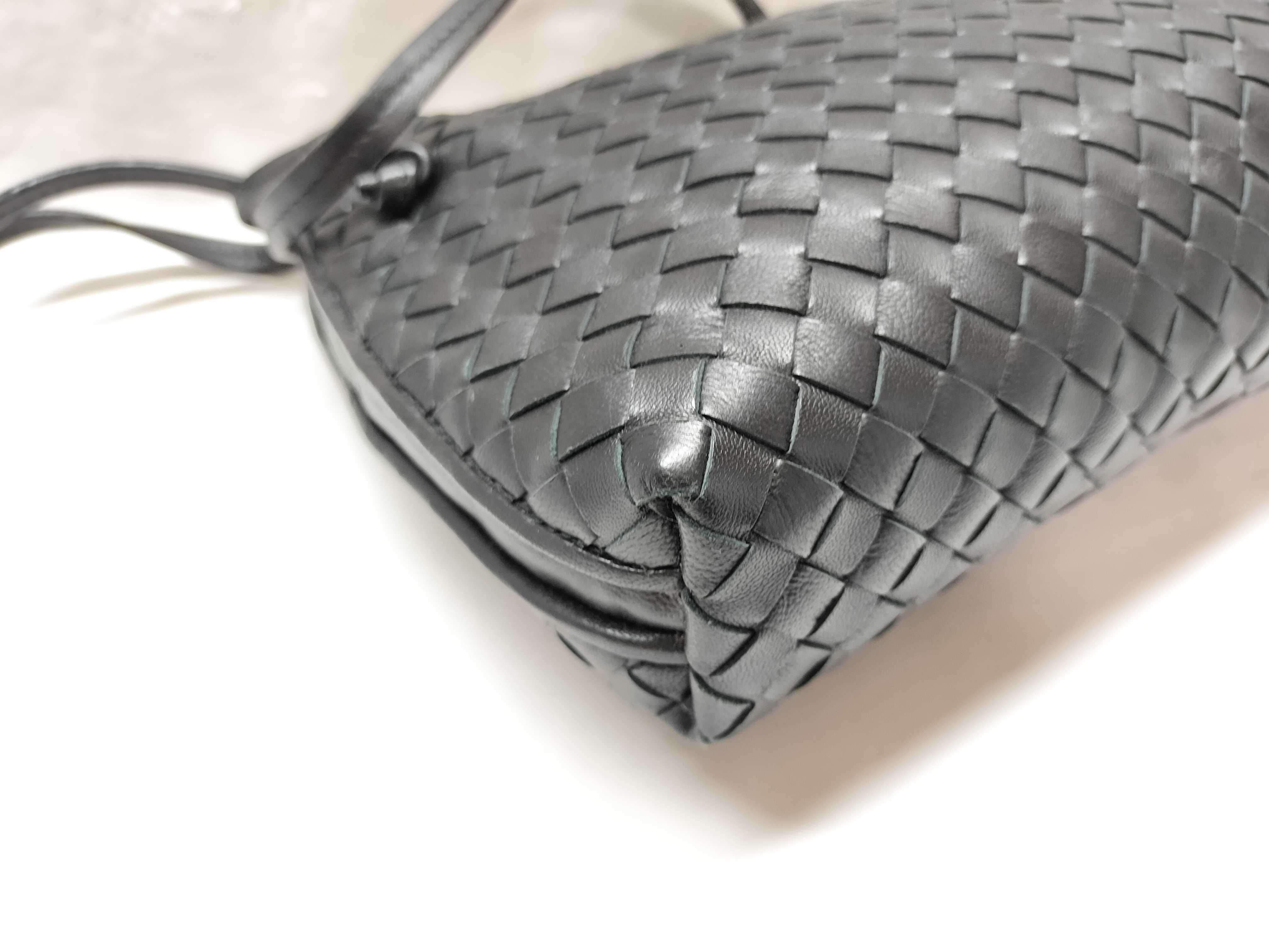 Intrecciato HK - Black Shoulder Bag — view 4