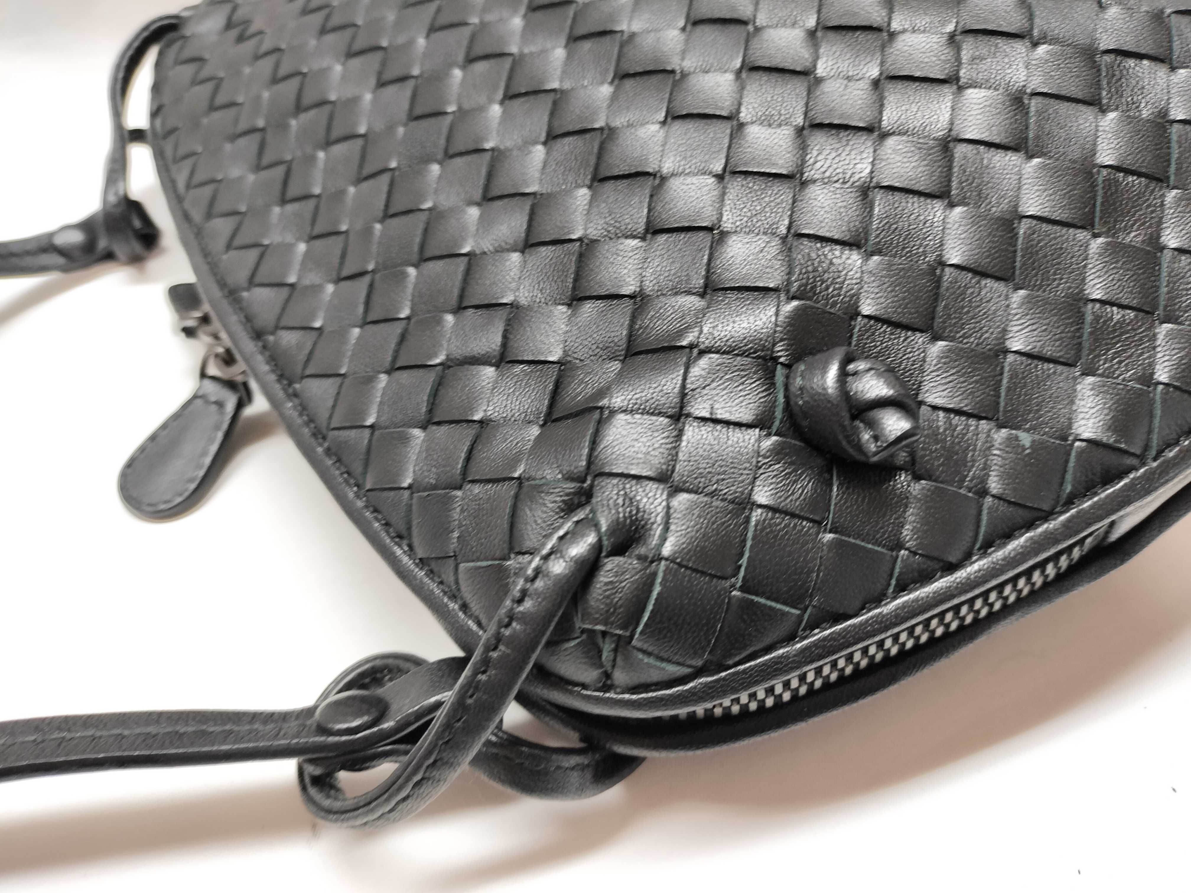 Intrecciato HK - Black Shoulder Bag — view 5