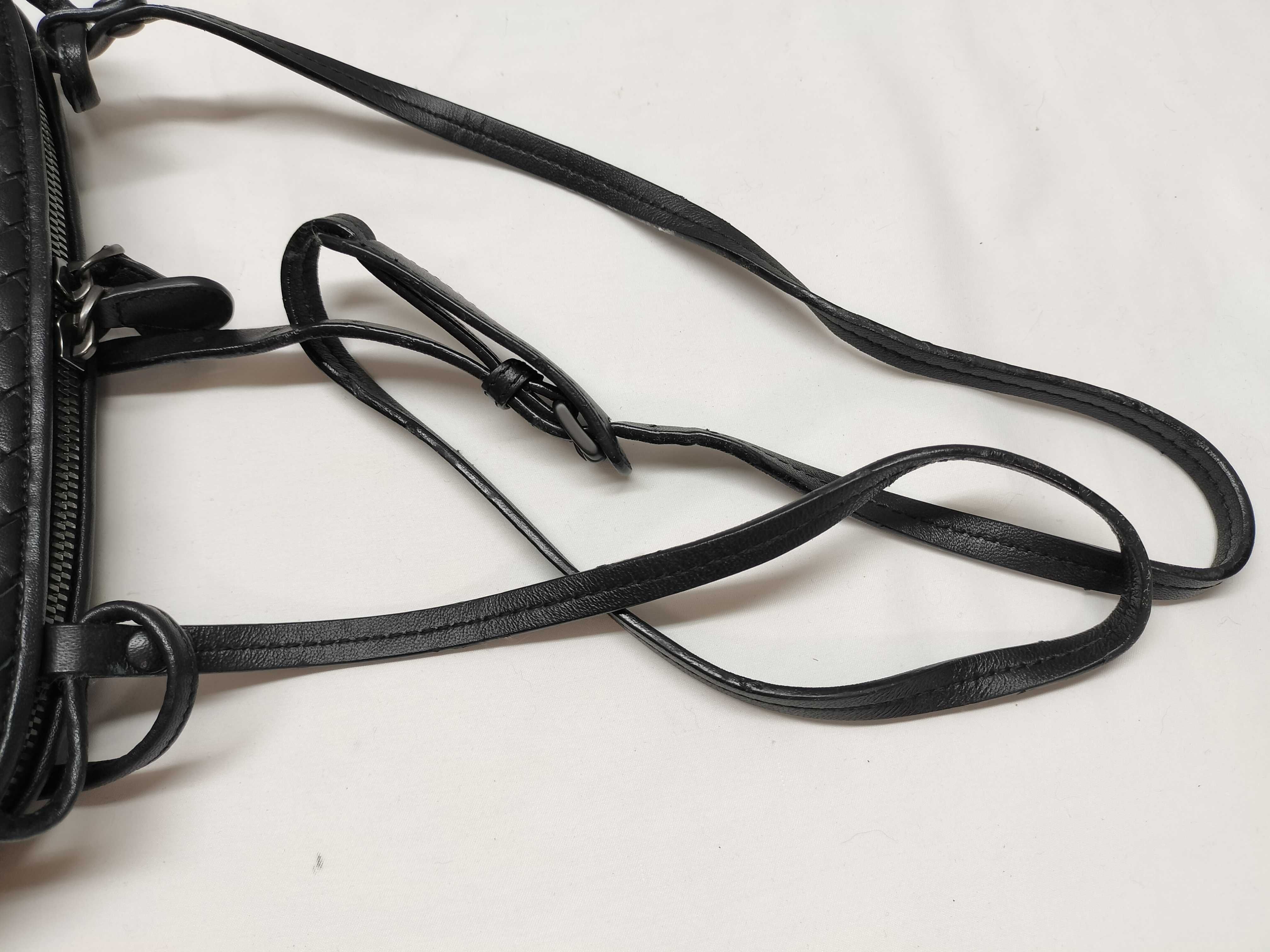 Intrecciato HK - Black Shoulder Bag — view 6