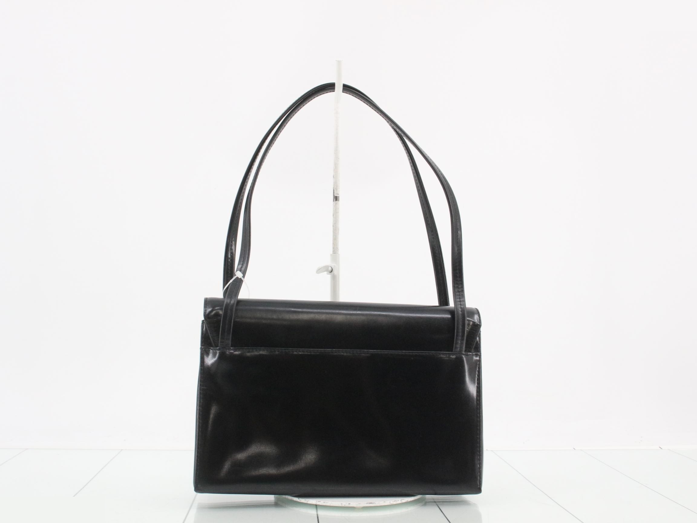 Other lines: Bags & Handbags, 4G logo, Smooth Leather — view 2