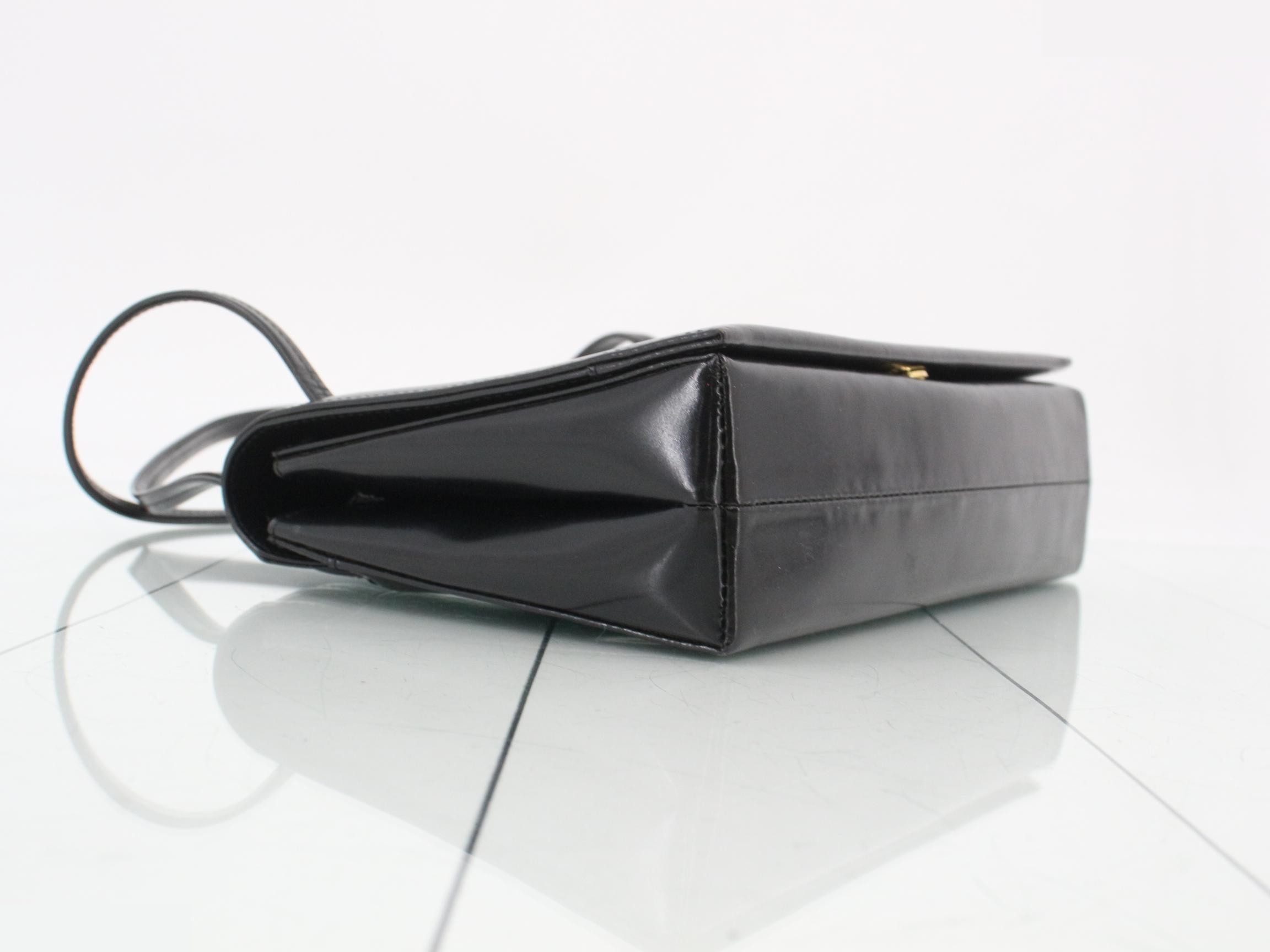 Other lines: Bags & Handbags, 4G logo, Smooth Leather — view 5
