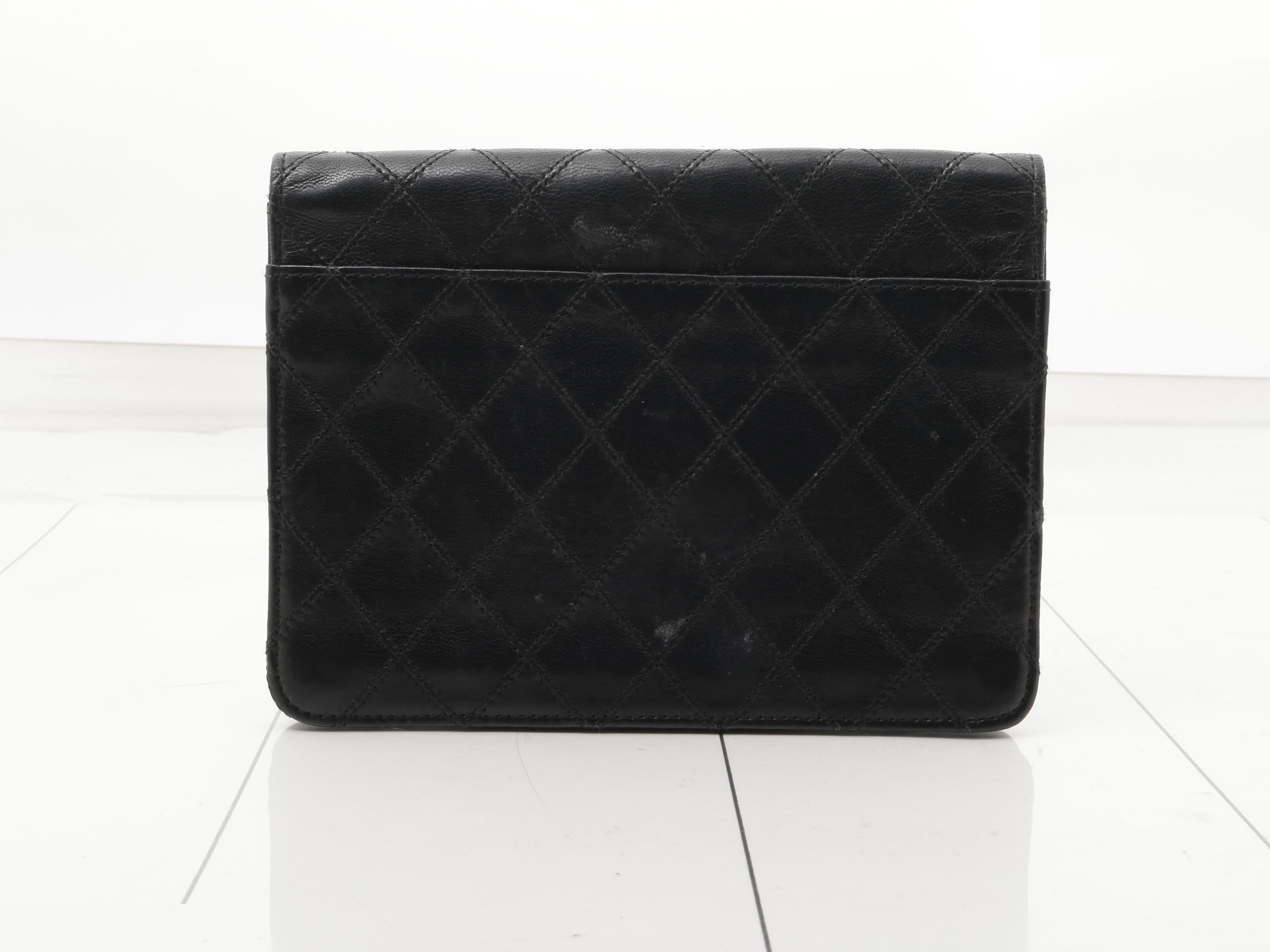 Matelassé Passport Case — view 2