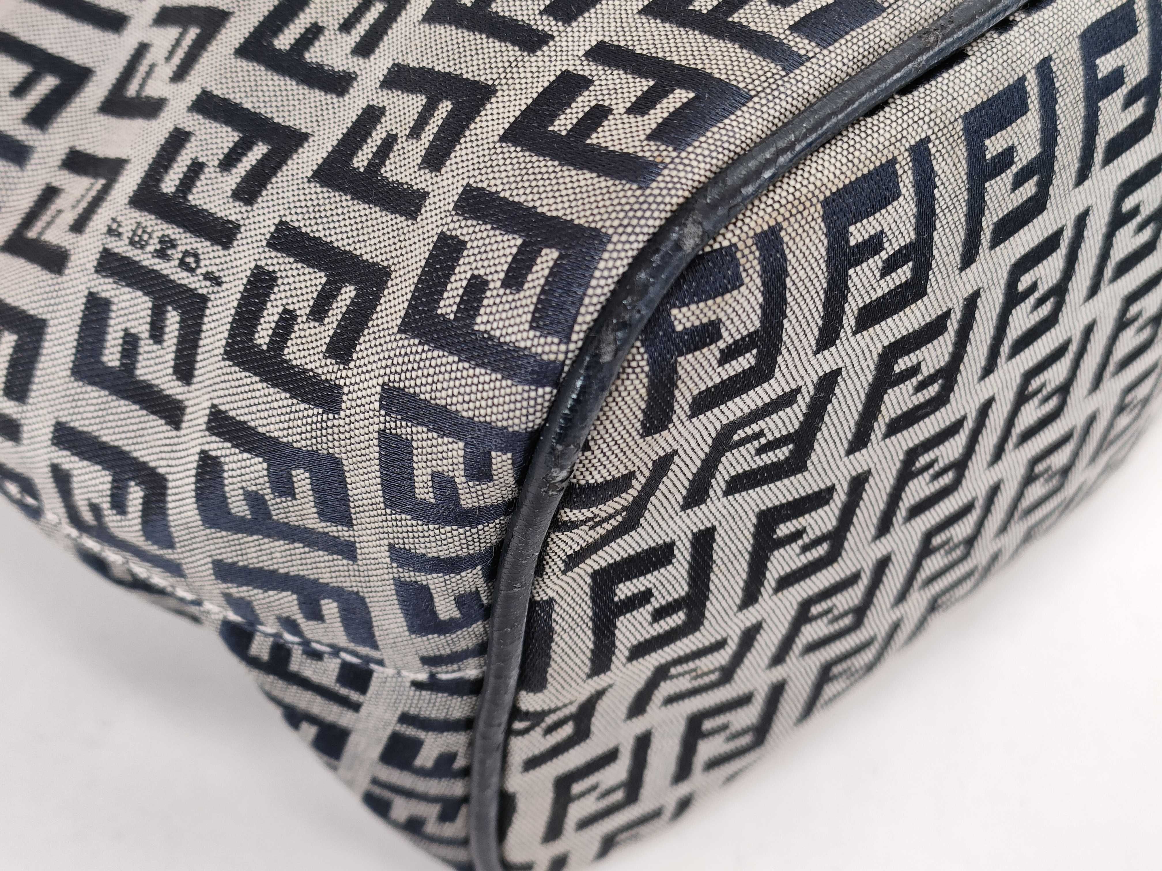 Zucca pattern Fendi Mamma Bucket Zucchino handbag one-shoulder bag — view 6