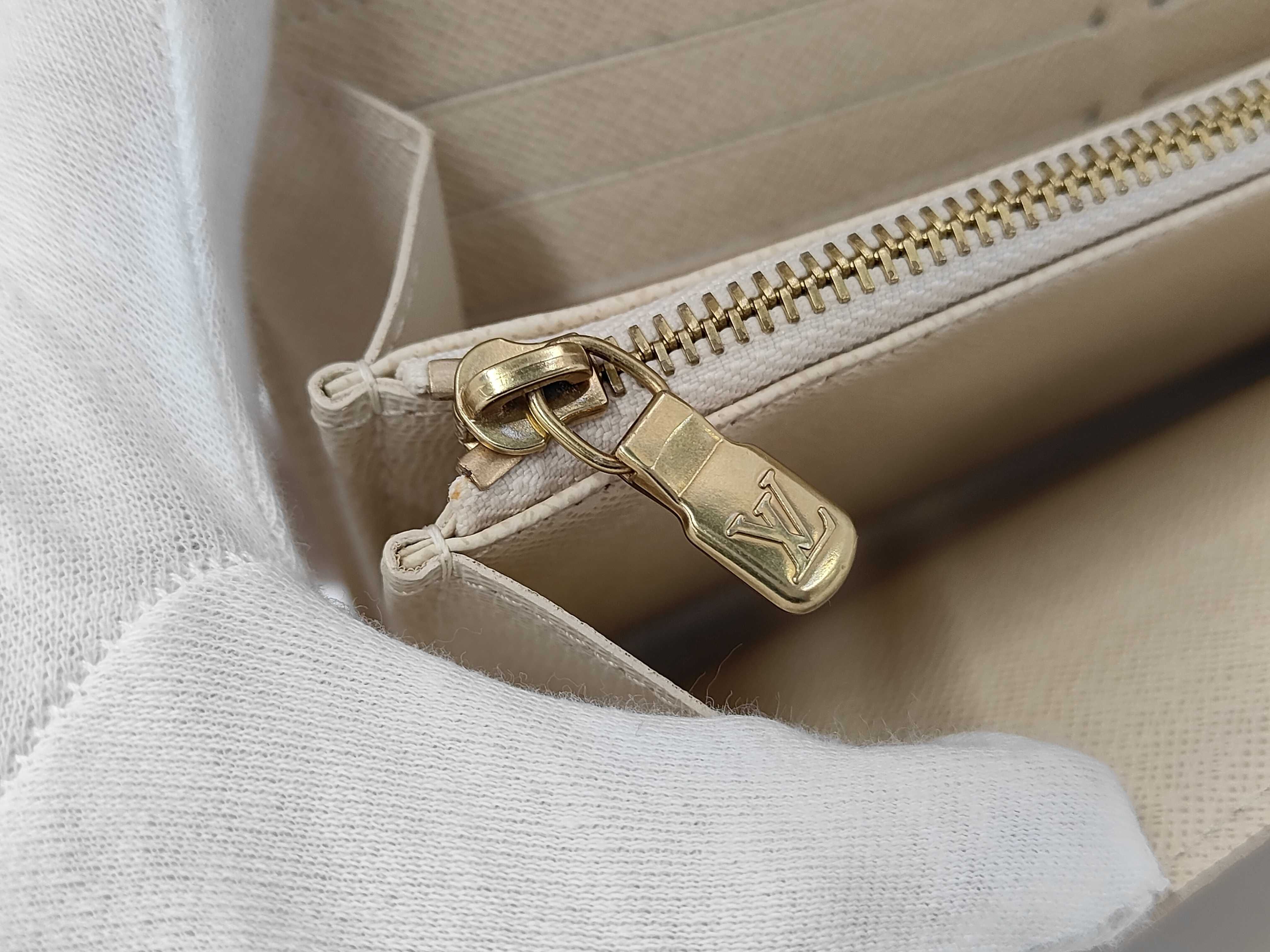Damier LV Wallet — view 10