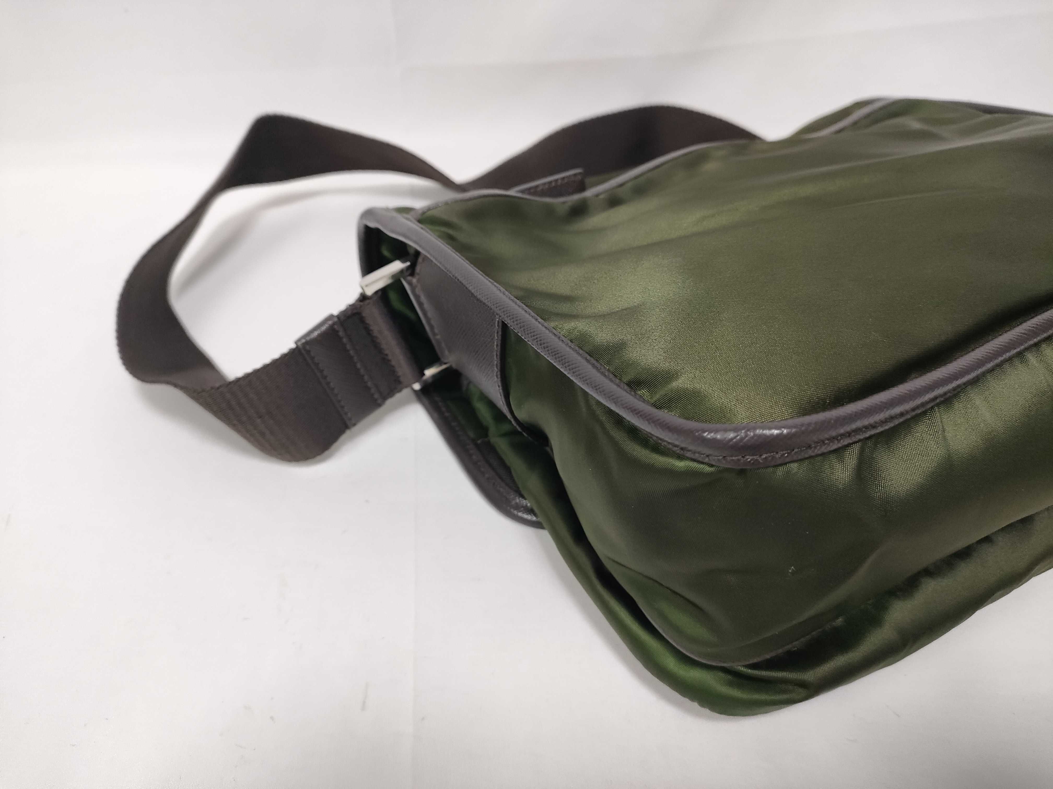 (Prada) Current model shoulder bag, Saffiano nylon, triangular logo shoulder bag — view 5