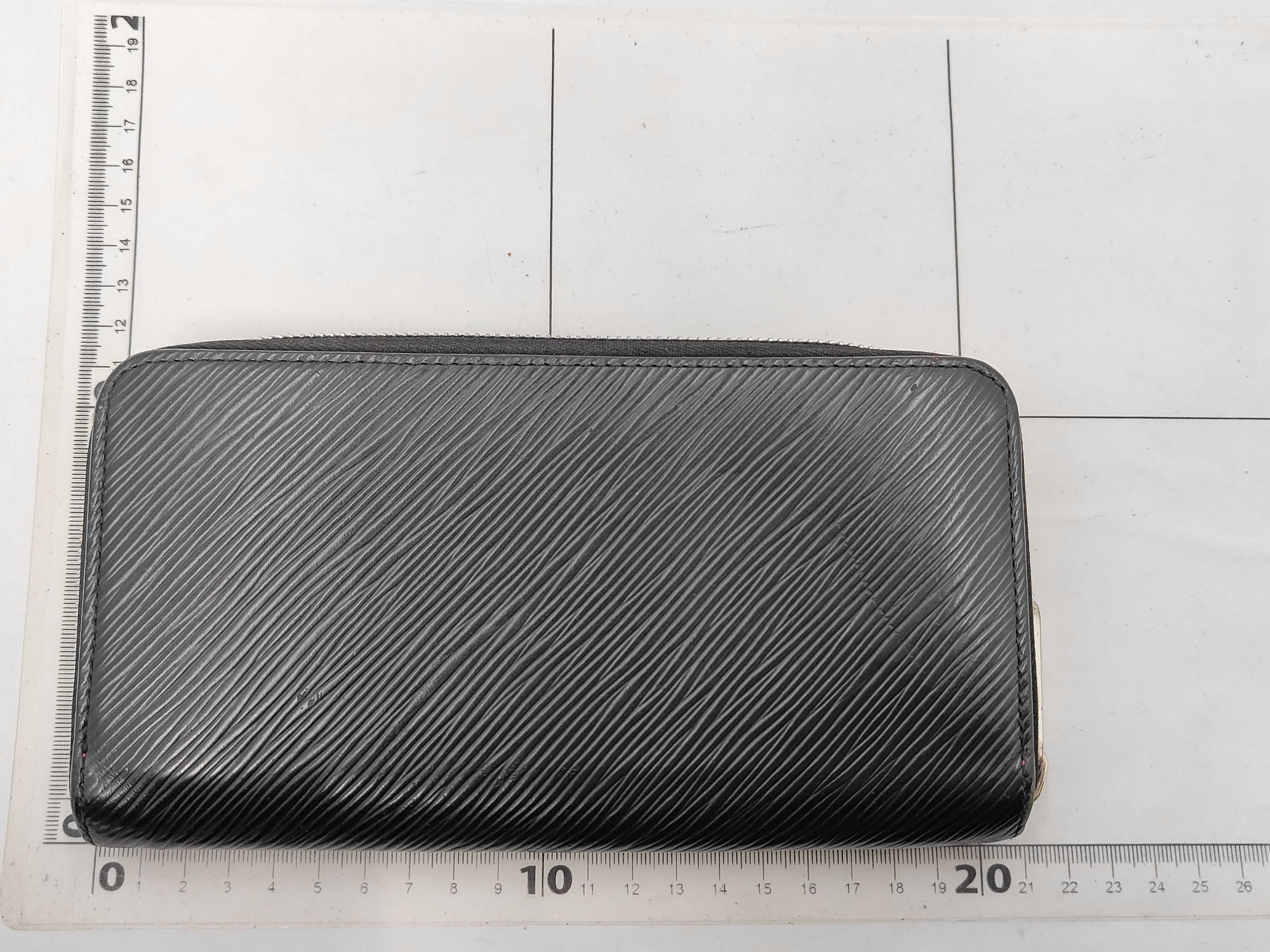 M64838 Epi Zippy Wallet Noir Hot Pink Wallet — view 2