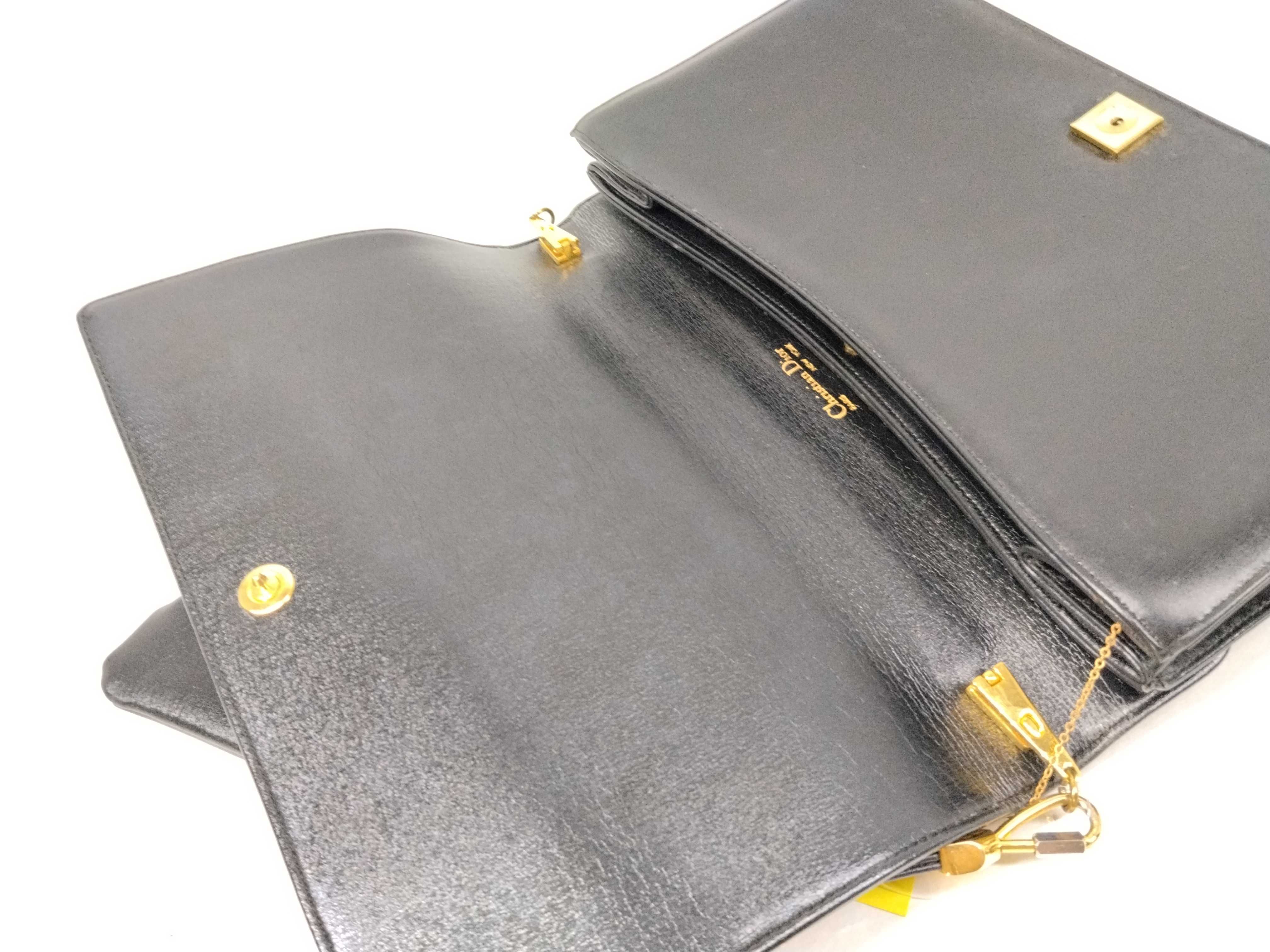calfskin shoulder bag — view 9