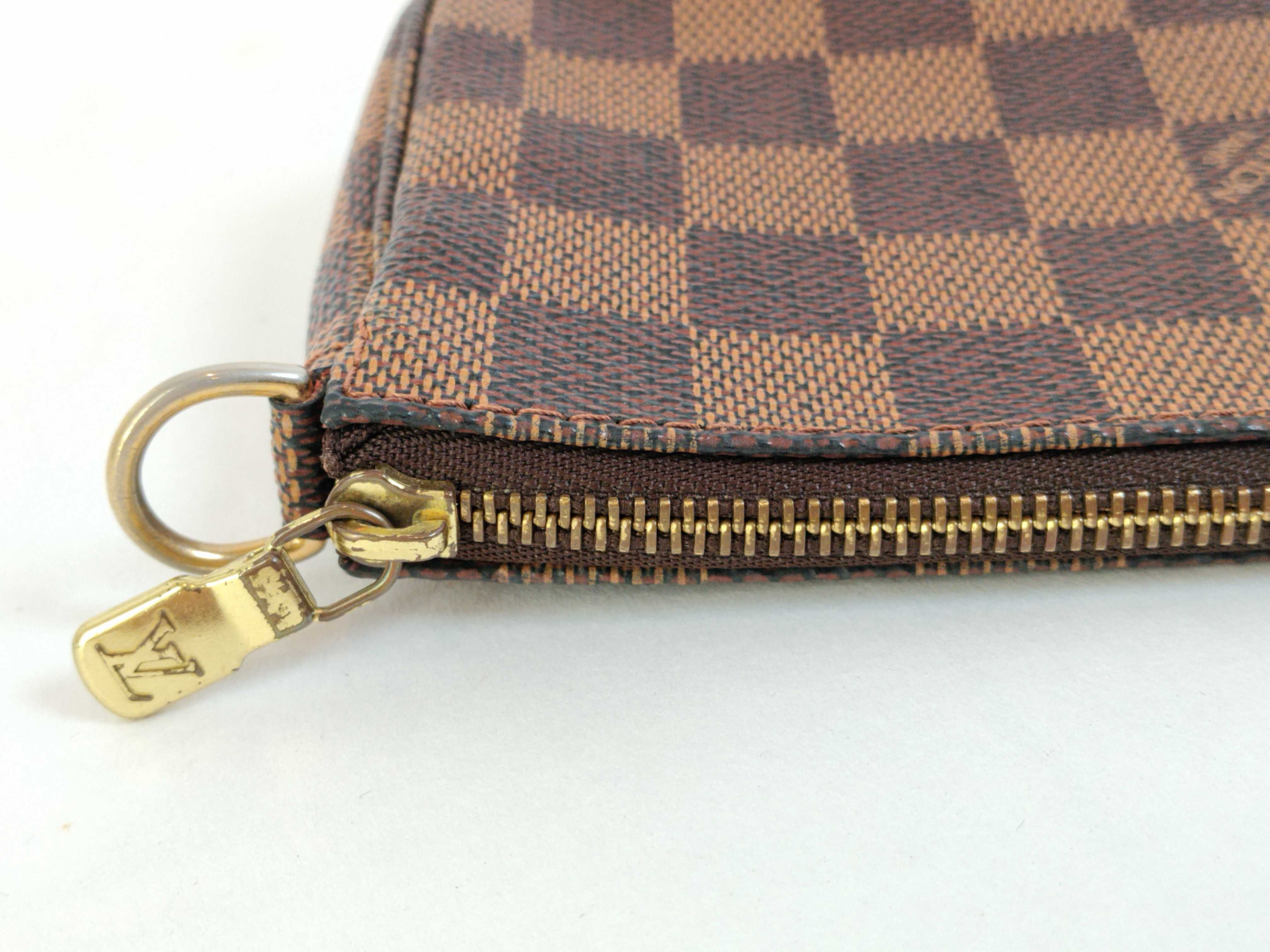 Damier Louis Vuitton Accessory Pouch — view 6