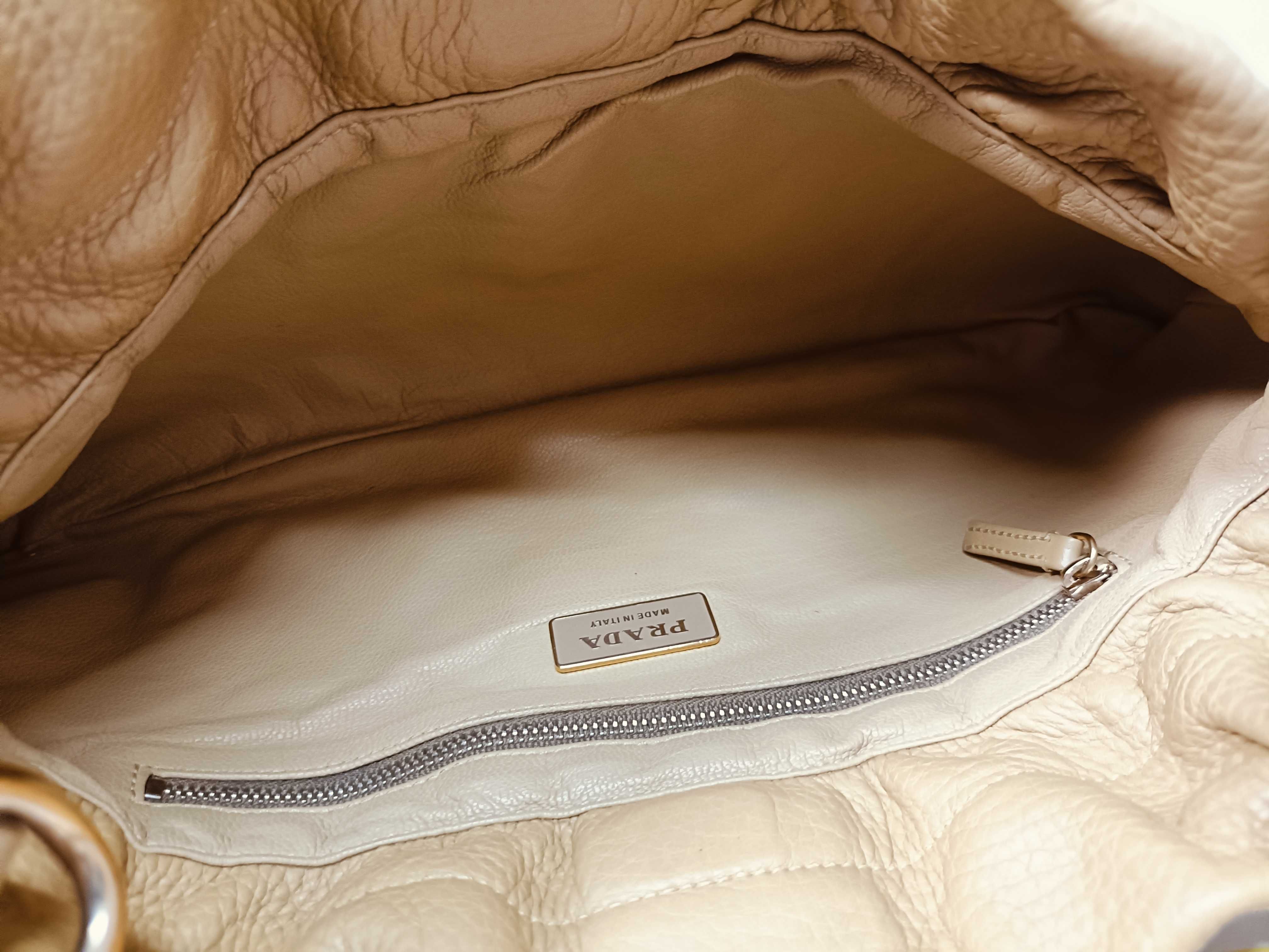 Chain Hobo Bag One-Shoulder Bag — view 11