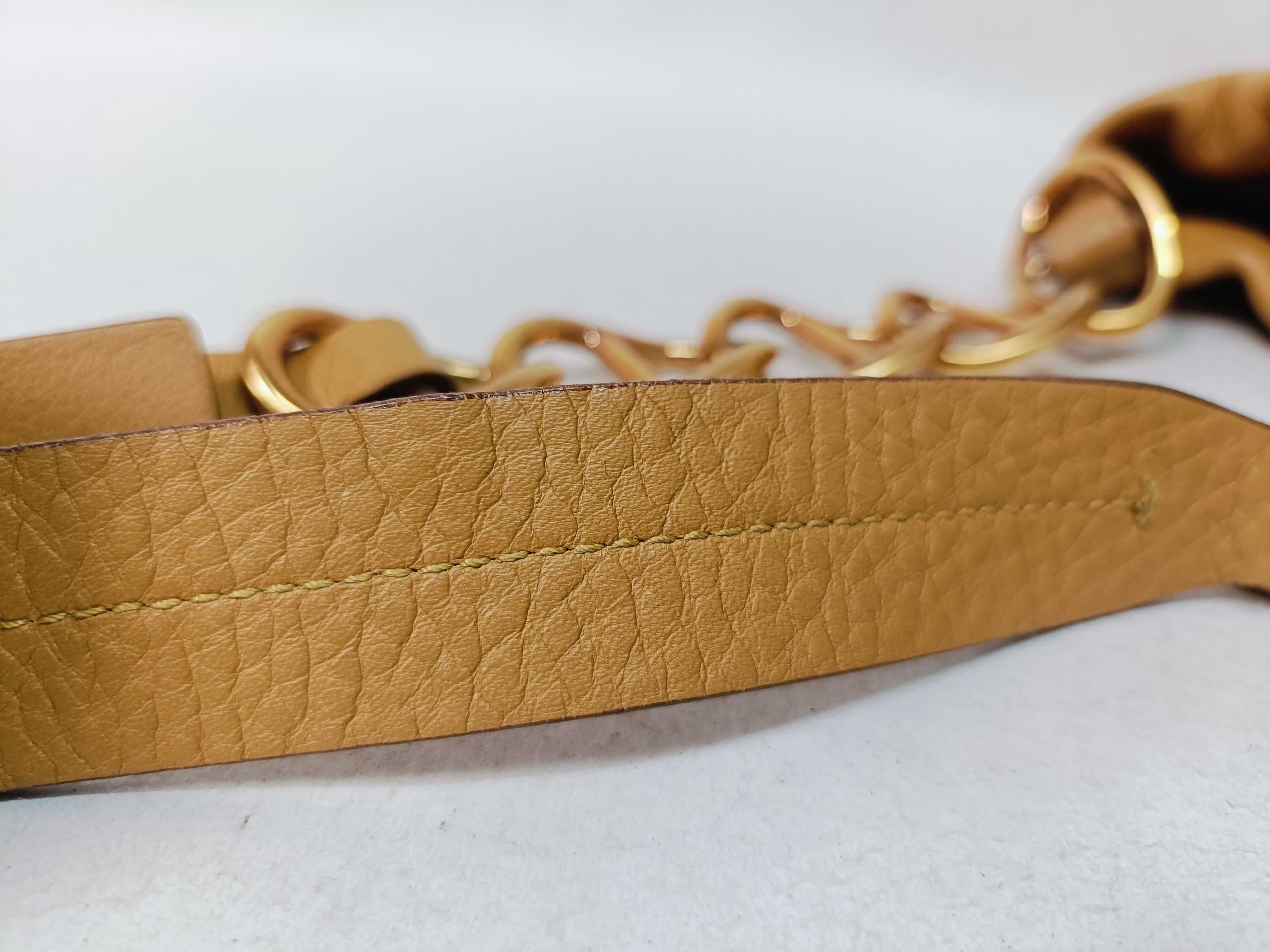 Chain Hobo Bag One-Shoulder Bag — view 4