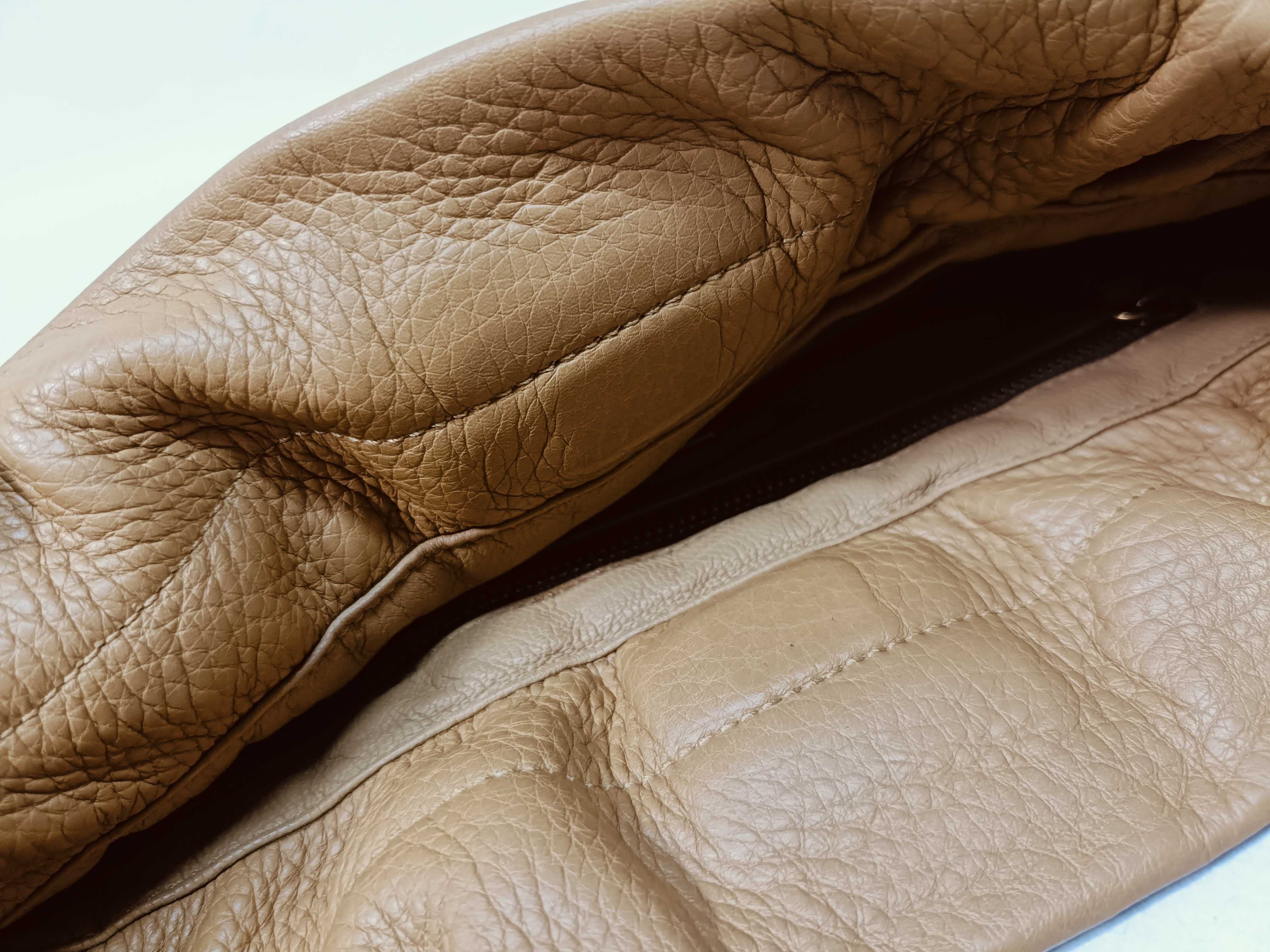 Chain Hobo Bag One-Shoulder Bag — view 9