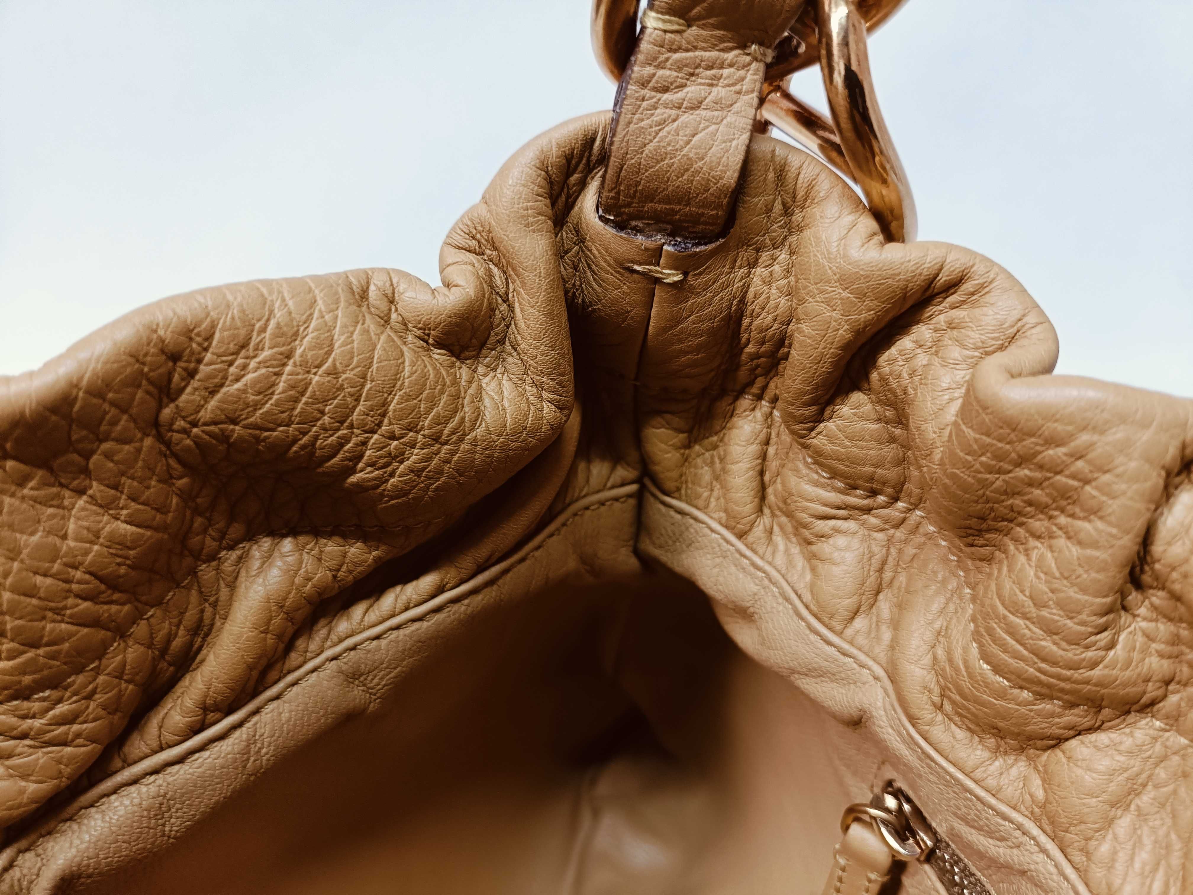 Chain Hobo Bag One-Shoulder Bag — view 10