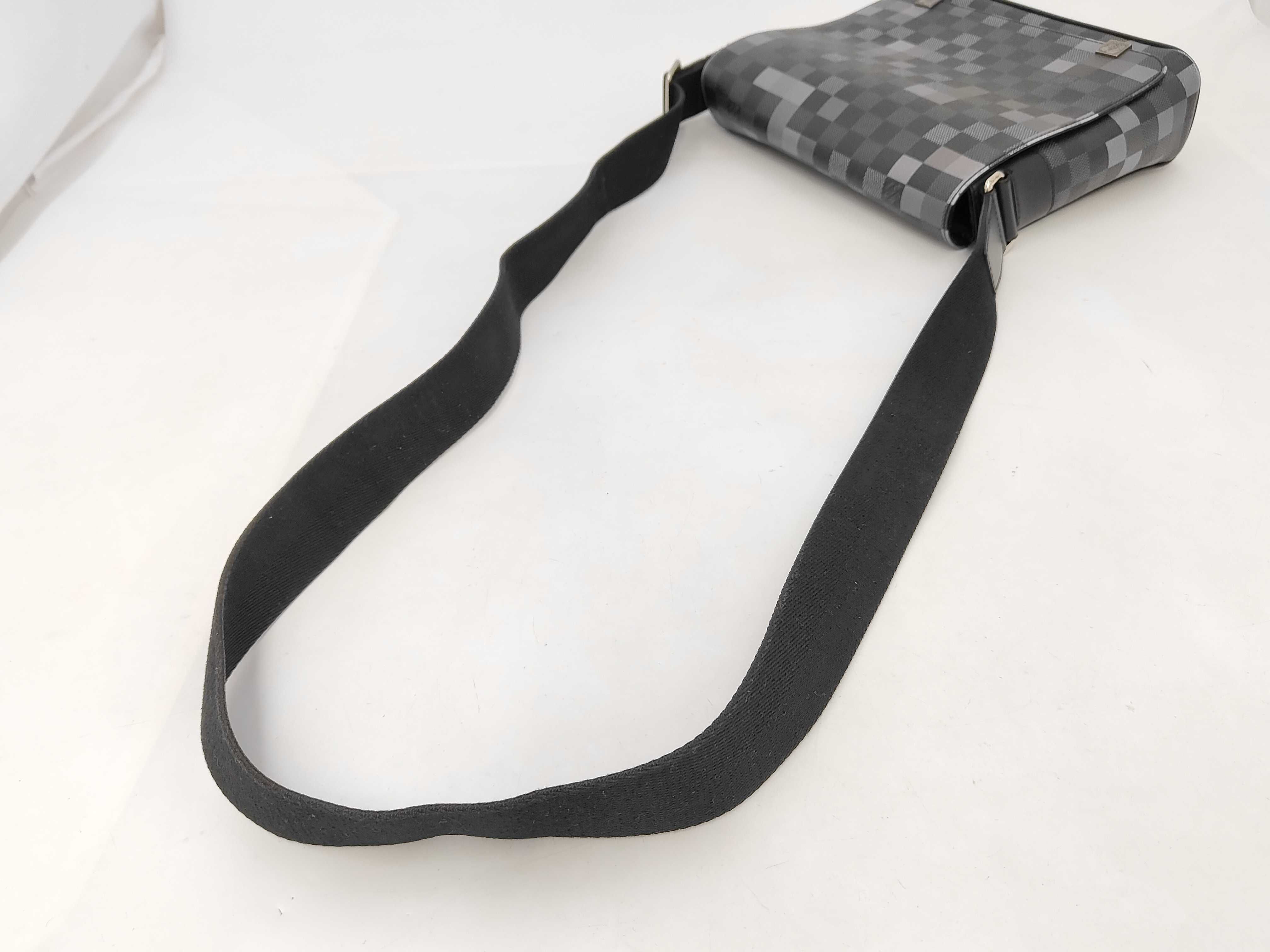 Damier Graphite Pixel District PM N40072 GA2148 Shoulder Bag — view 3
