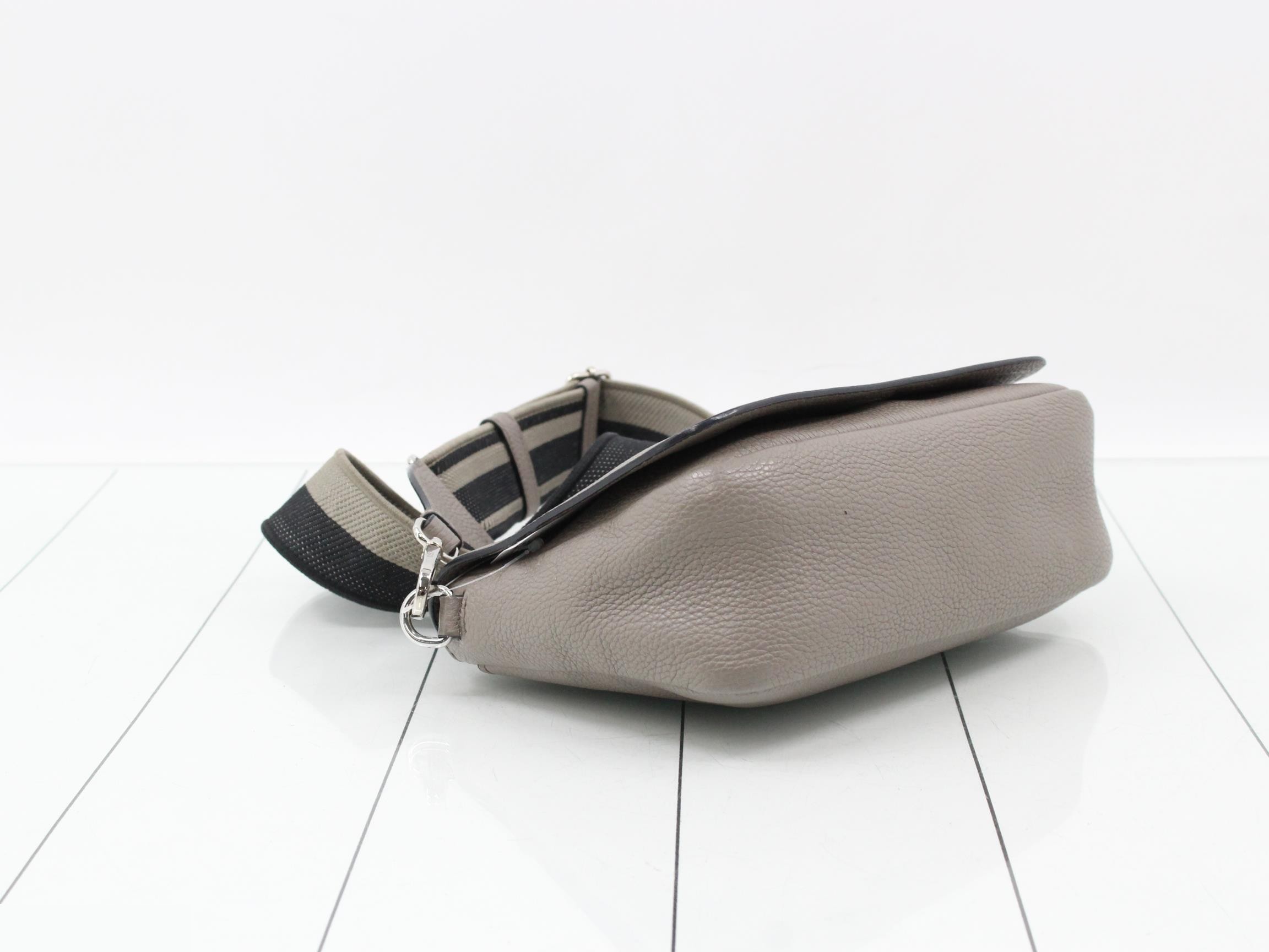 Crossbody shoulder bag, greige, Vitello Daino — view 5