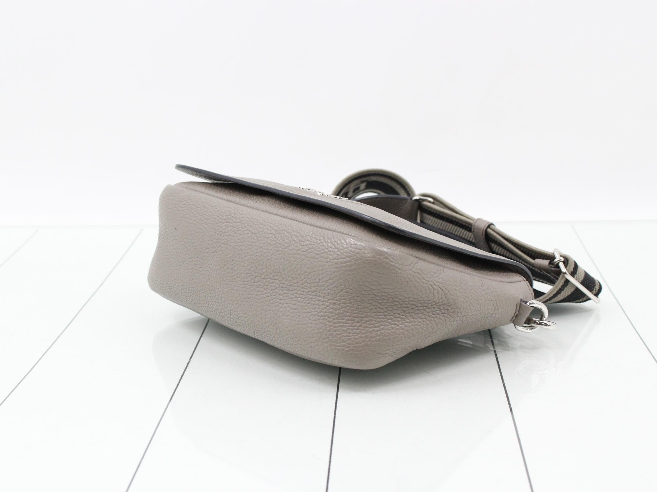 Crossbody shoulder bag, greige, Vitello Daino — view 6