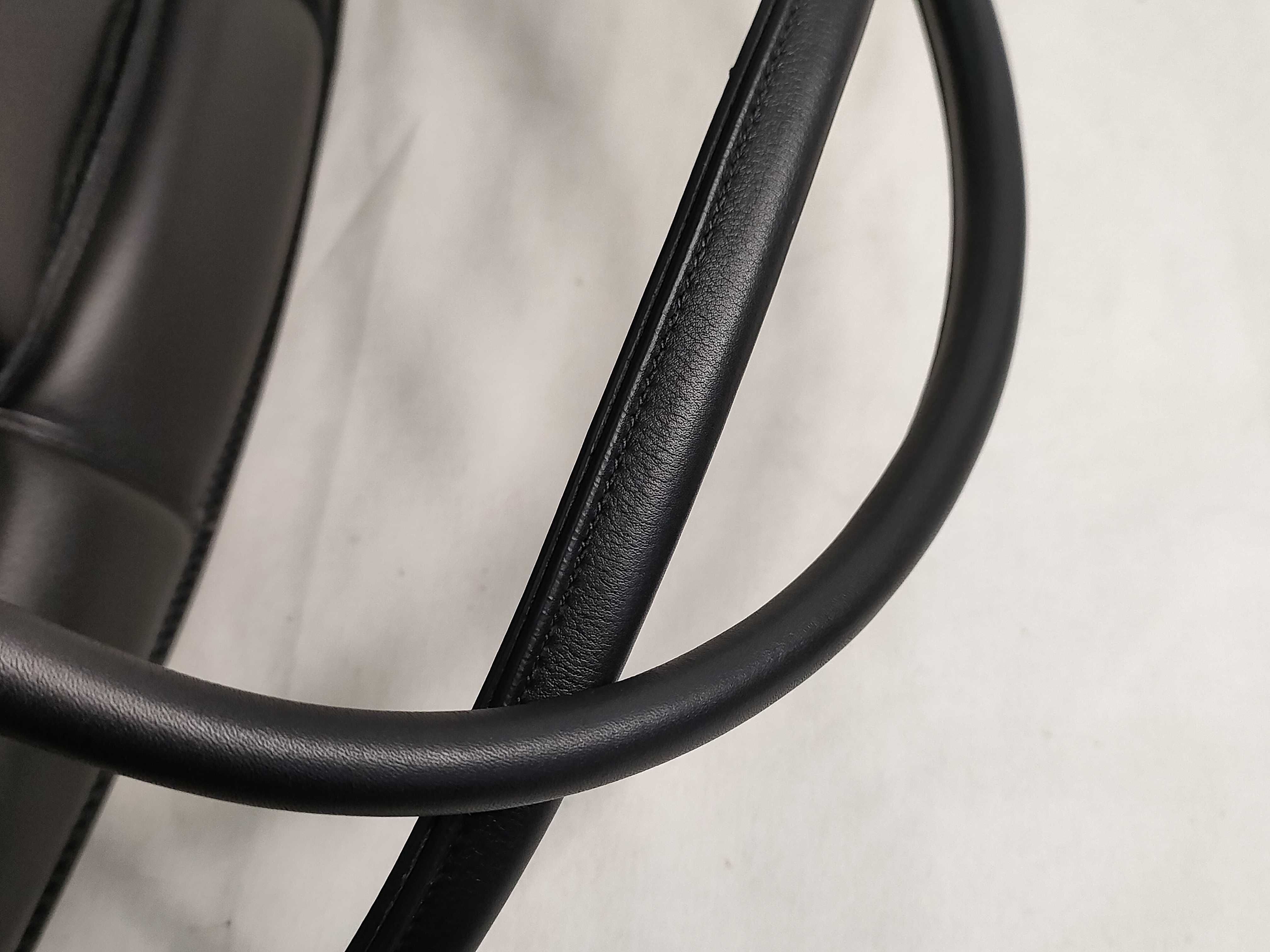 The Arco Leather Handbag (Black) — view 4
