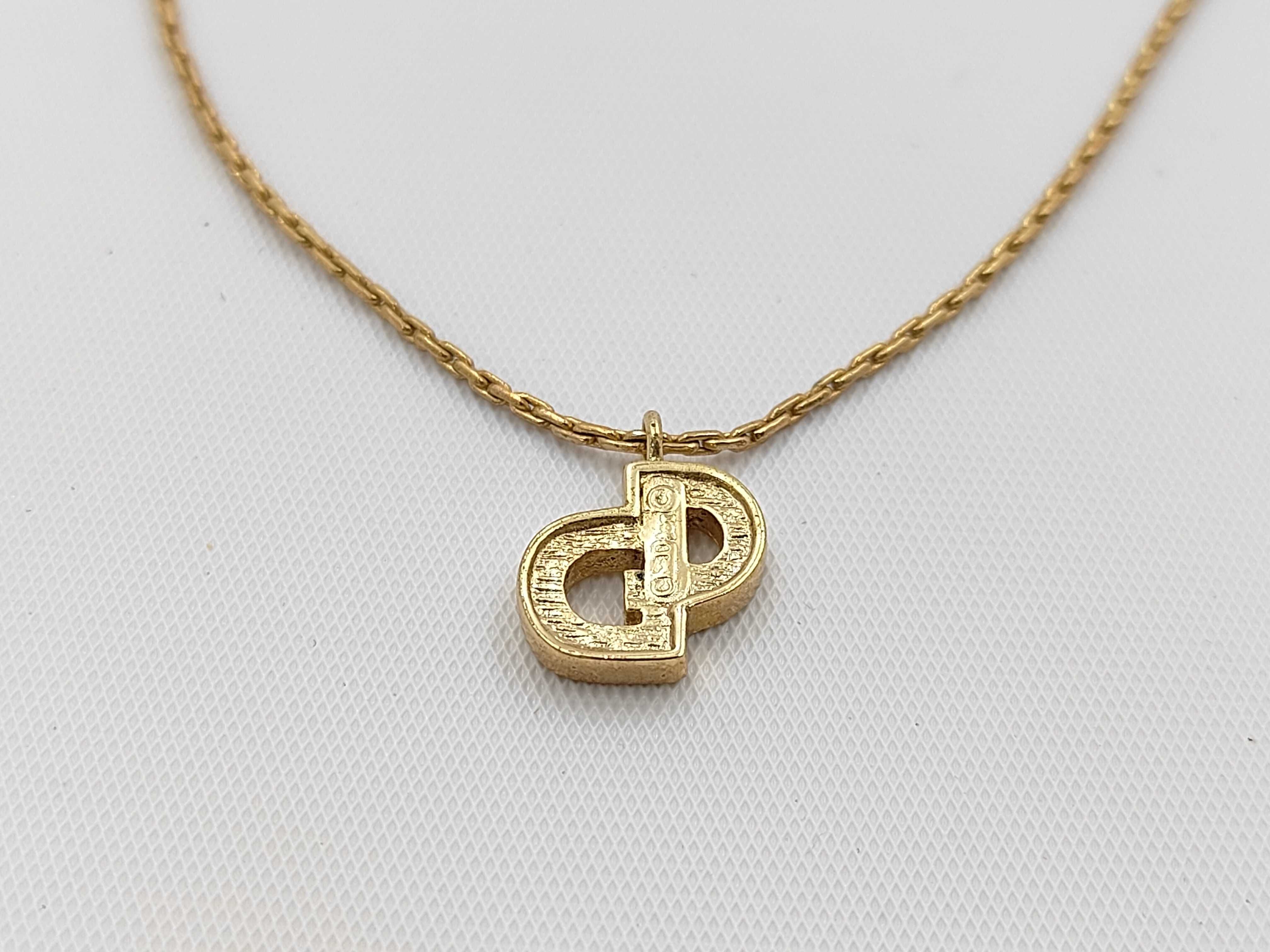 necklace — view 2
