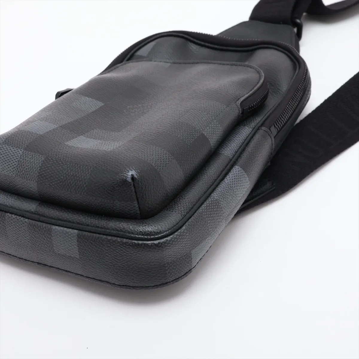 Damouflage Avenue Sling Bag PM M14953 Black (RFID detected) — view 3
