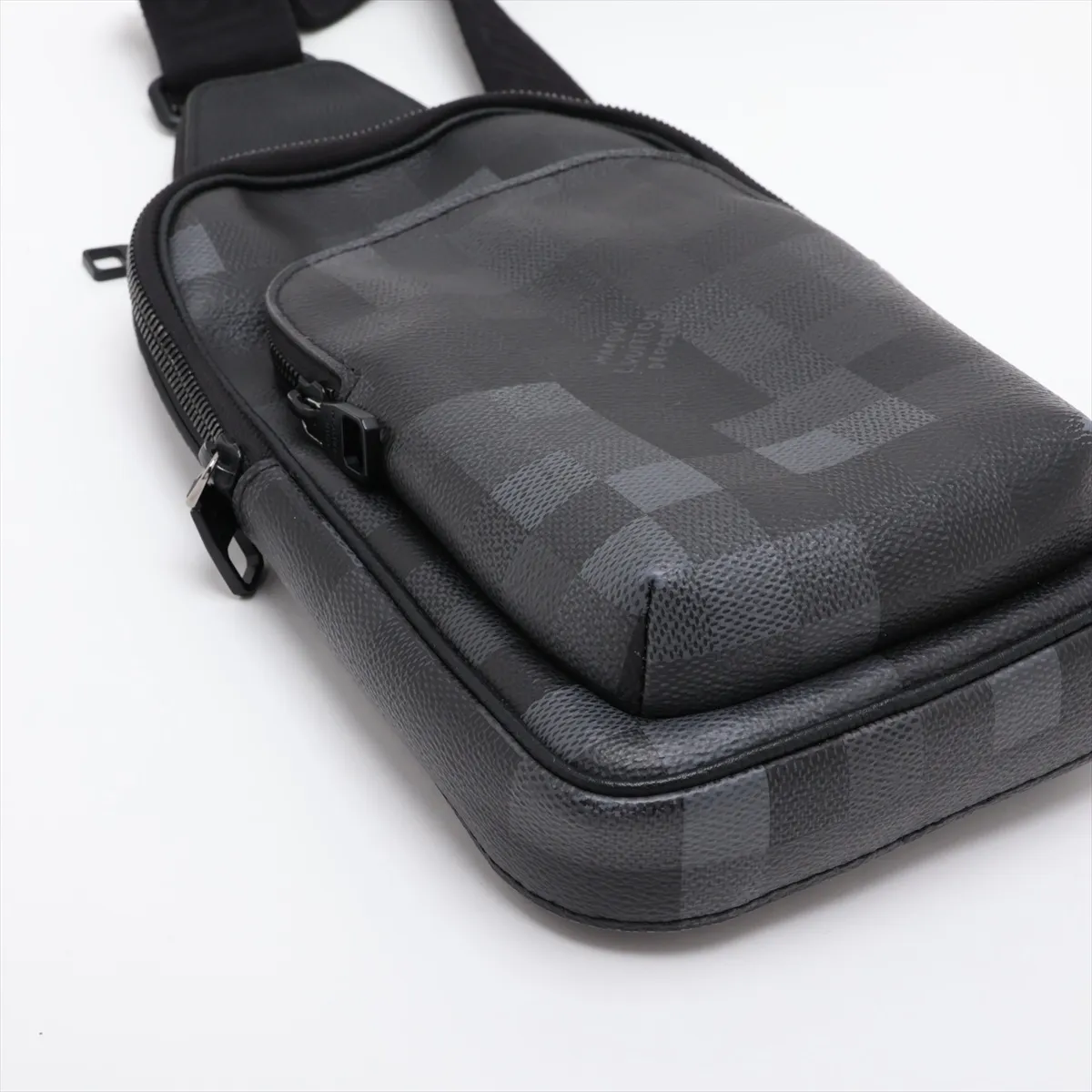 Damouflage Avenue Sling Bag PM M14953 Black (RFID detected) — view 4