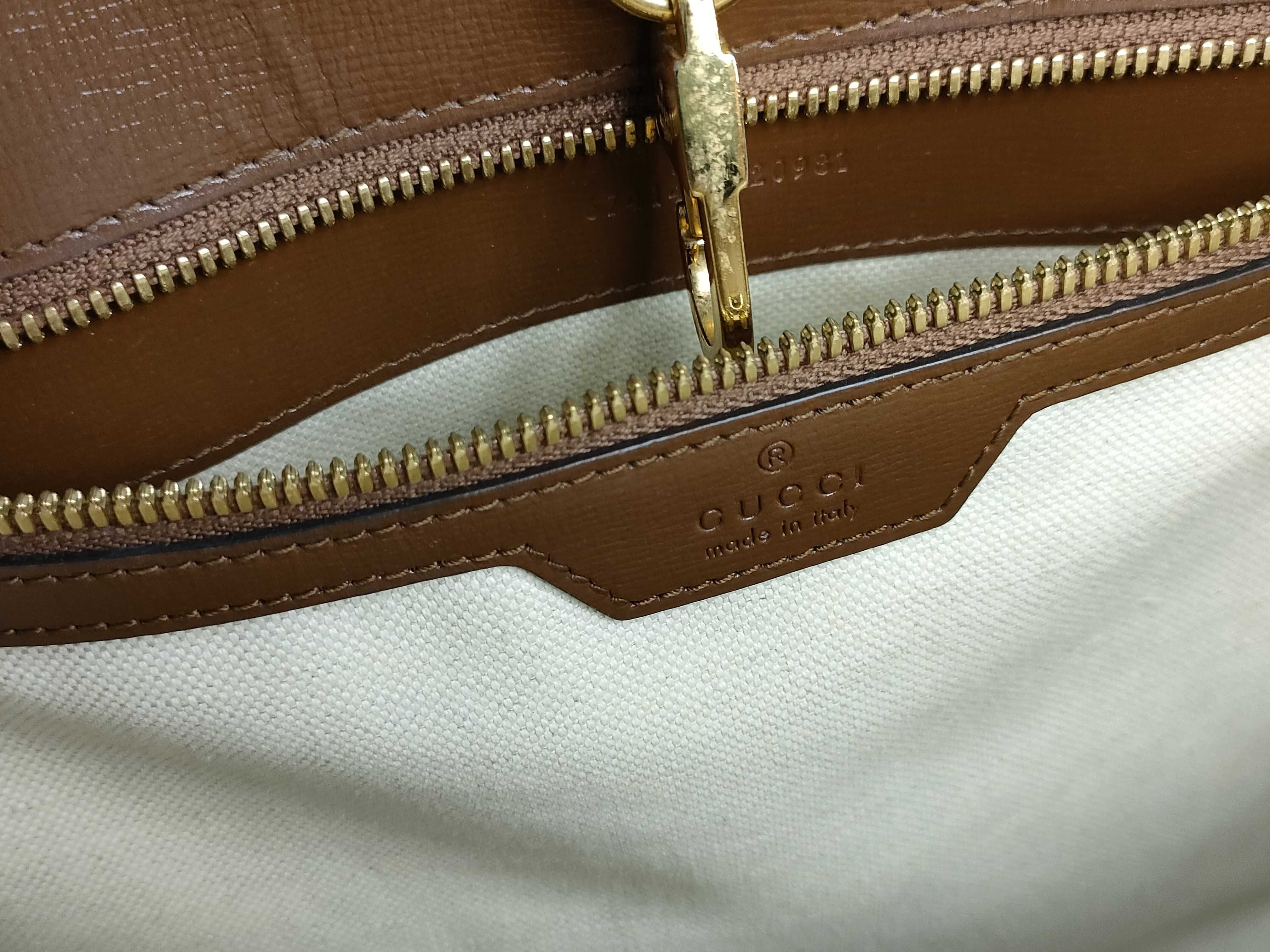 Interlocking G Medium Tote Bag 674148 Accessories: Shoulder strap — view 12