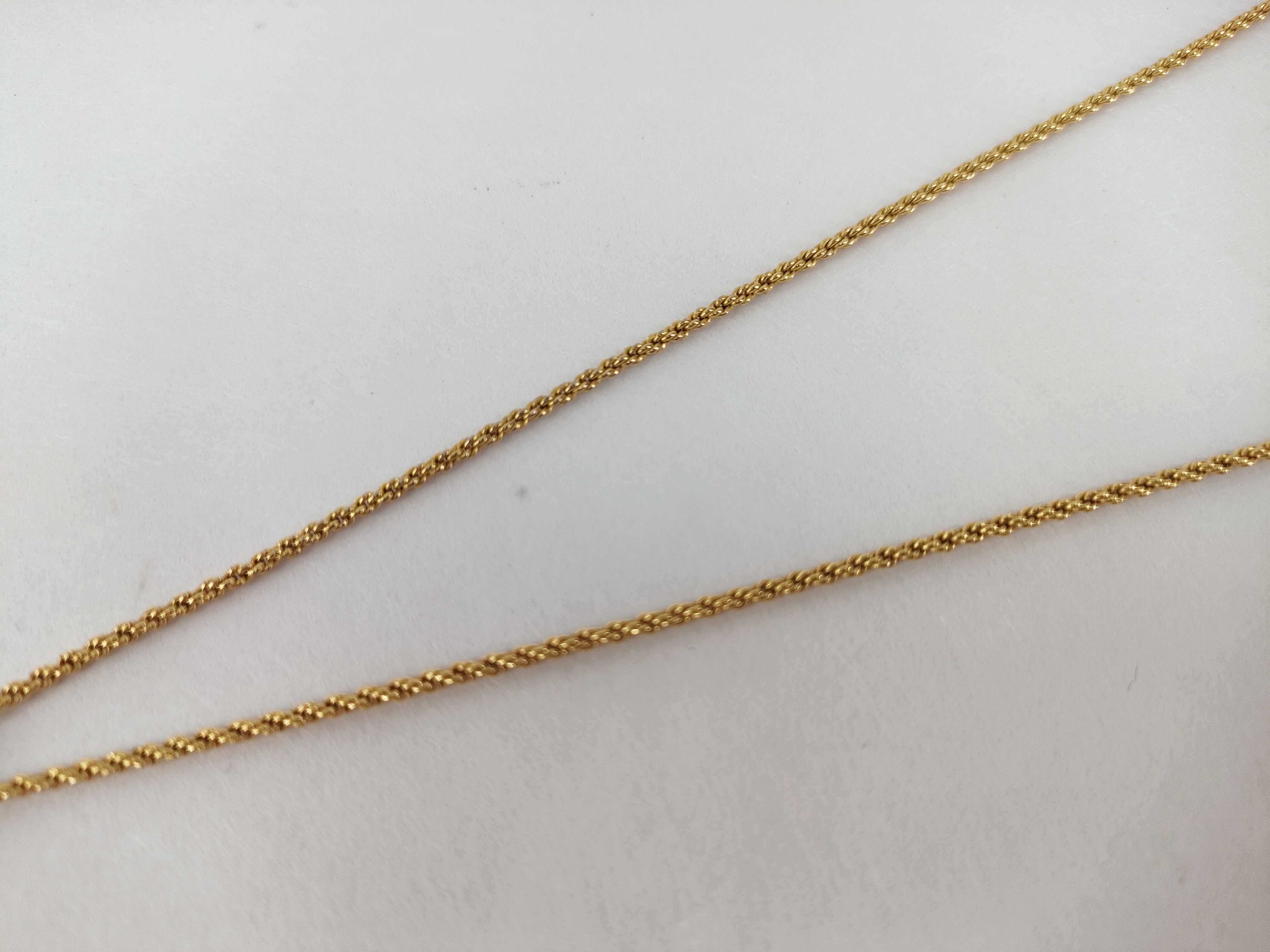 Logo Oval Twist Gold White Necklace — view 7