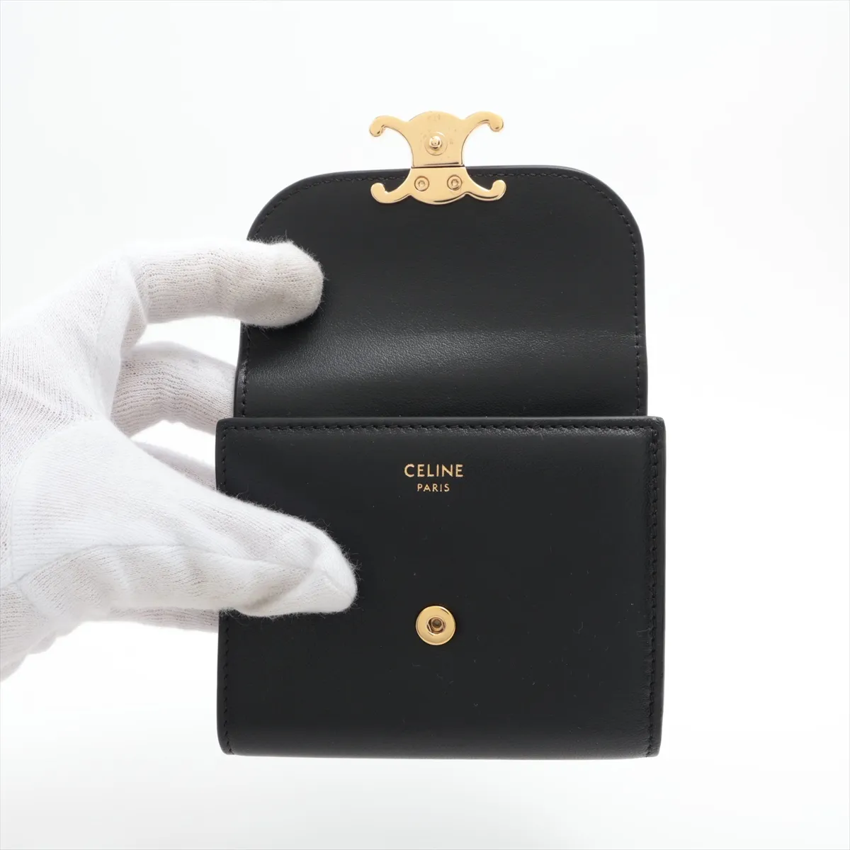 Triomphe Small Flap Wallet Leather Compact Wallet Black — view 3