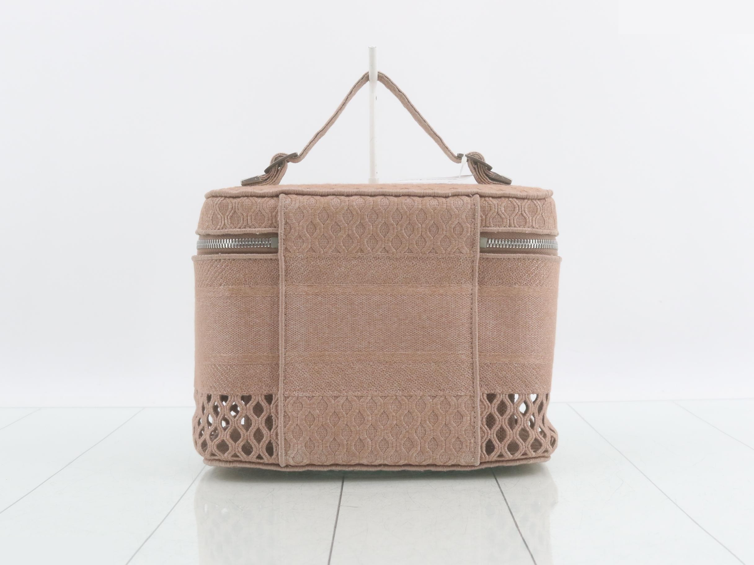 Embroidery Vanity — view 2