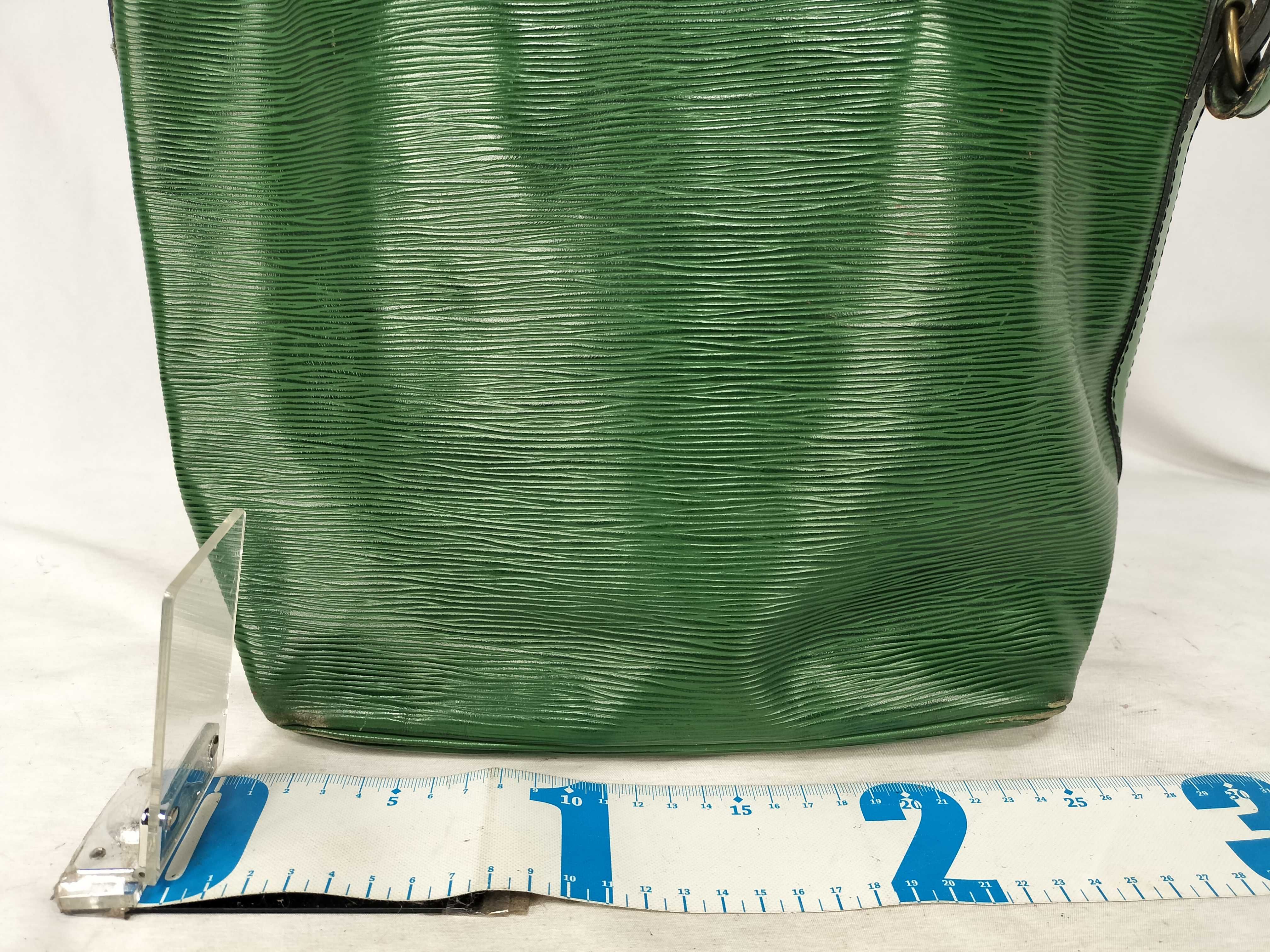 Epi Noe Green Shoulder Bag — view 2