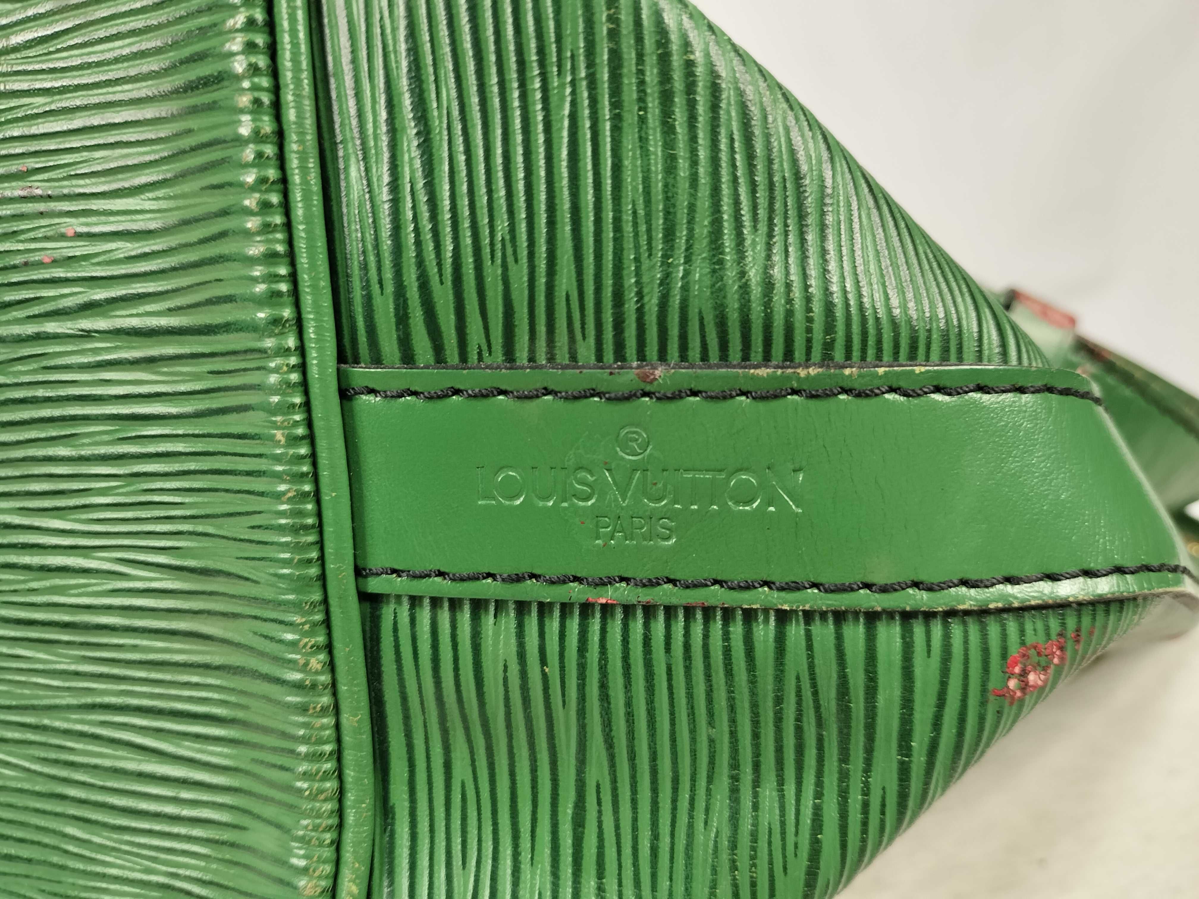 Epi Noe Green Shoulder Bag — view 11
