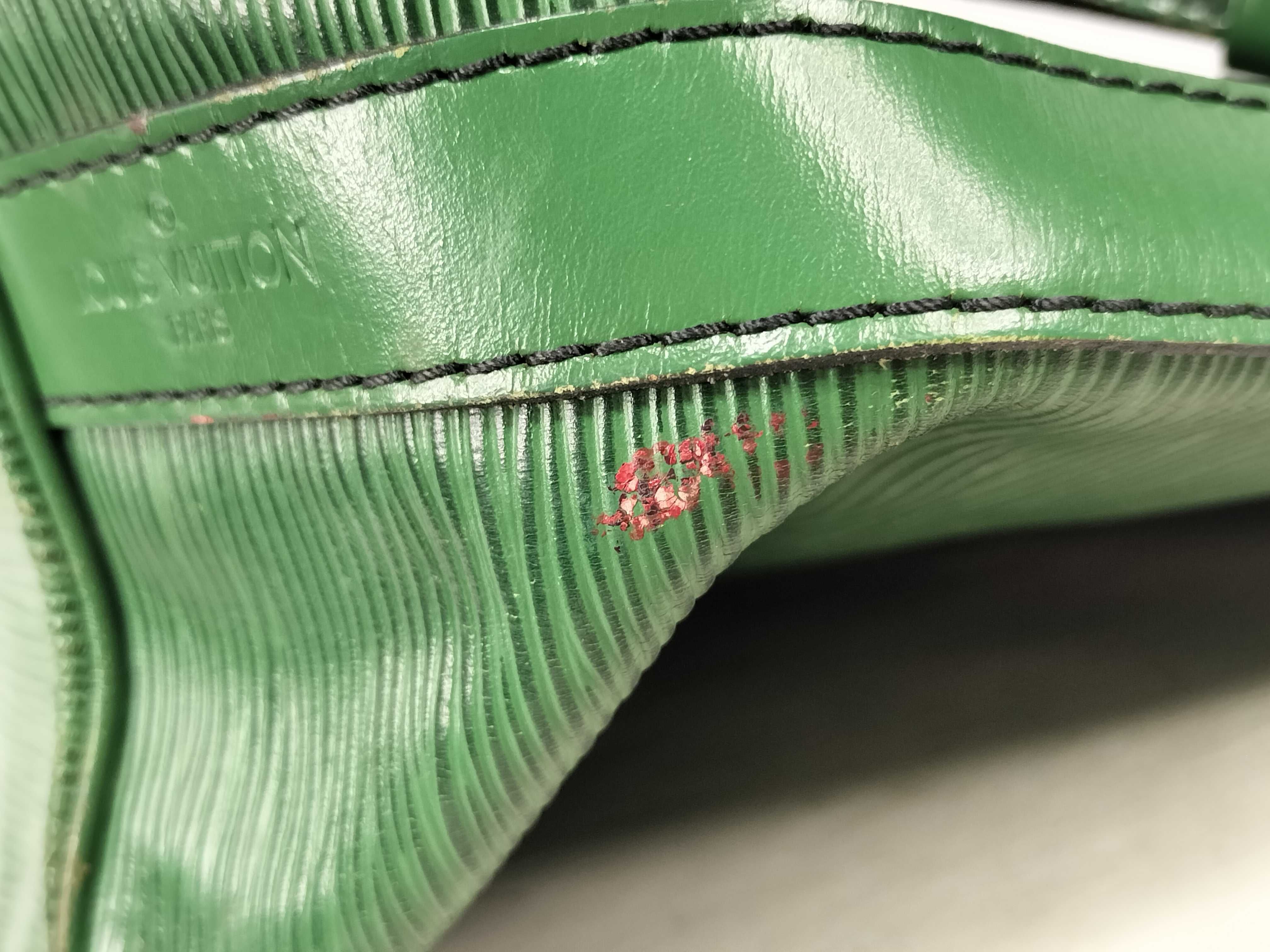 Epi Noe Green Shoulder Bag — view 12