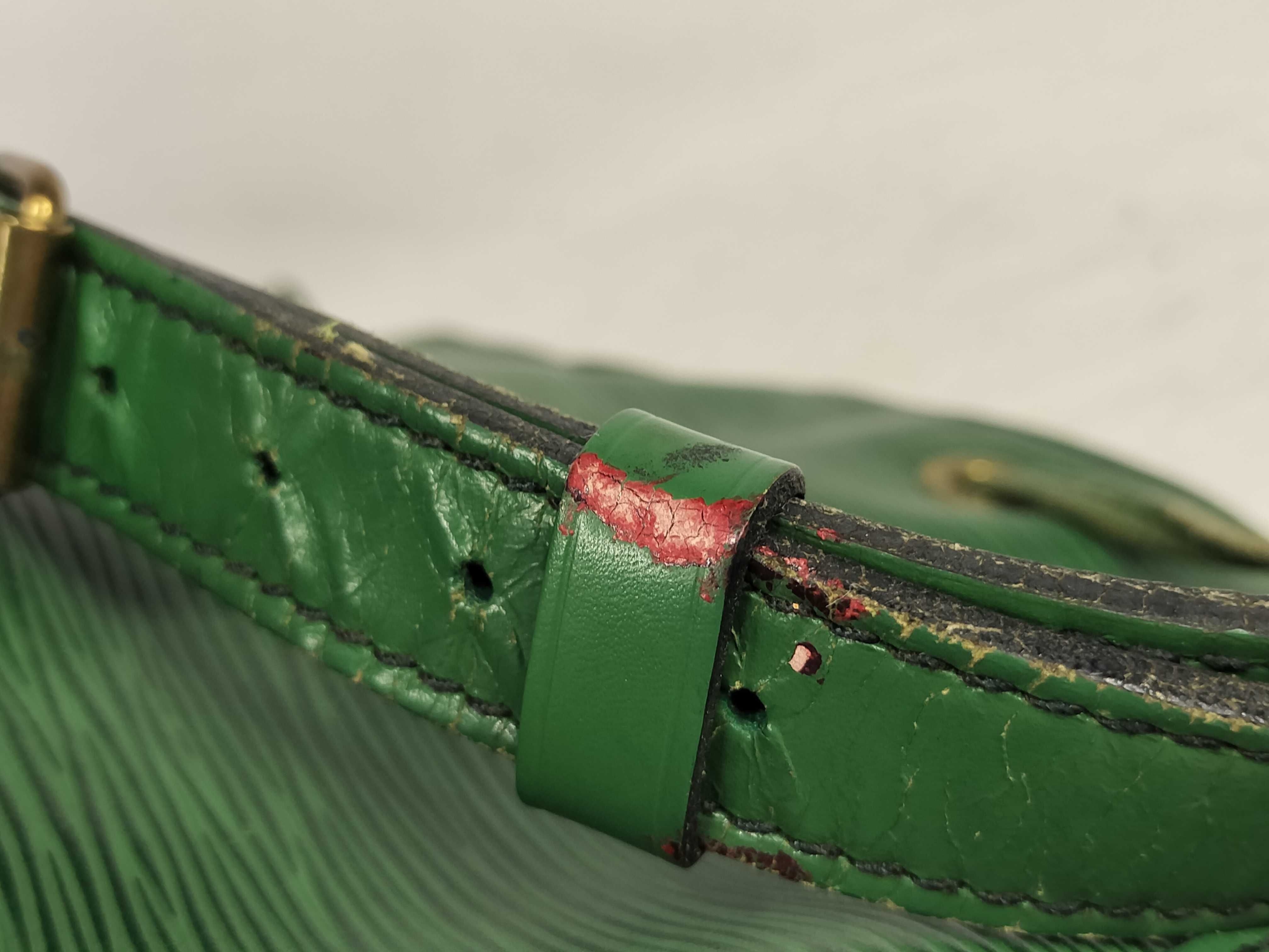 Epi Noe Green Shoulder Bag — view 13