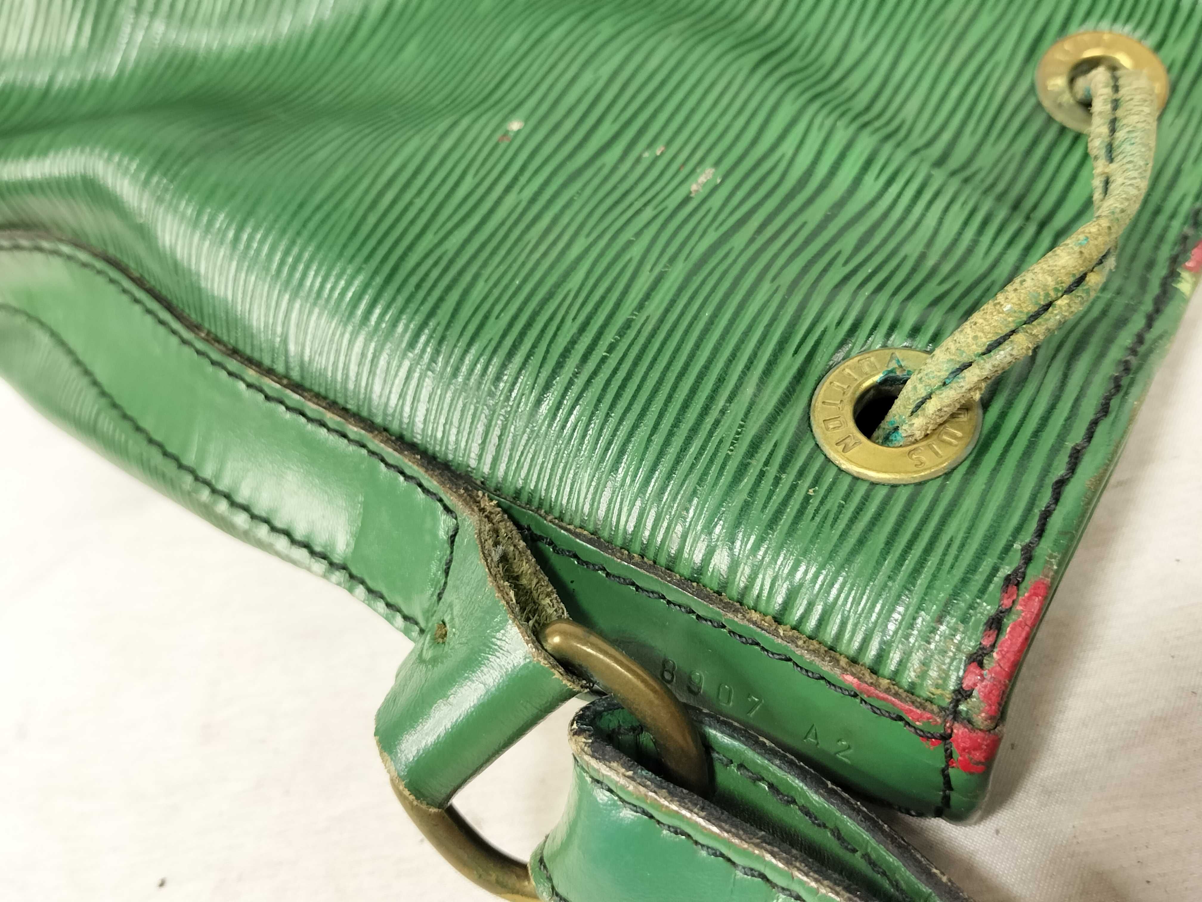 Epi Noe Green Shoulder Bag — view 5