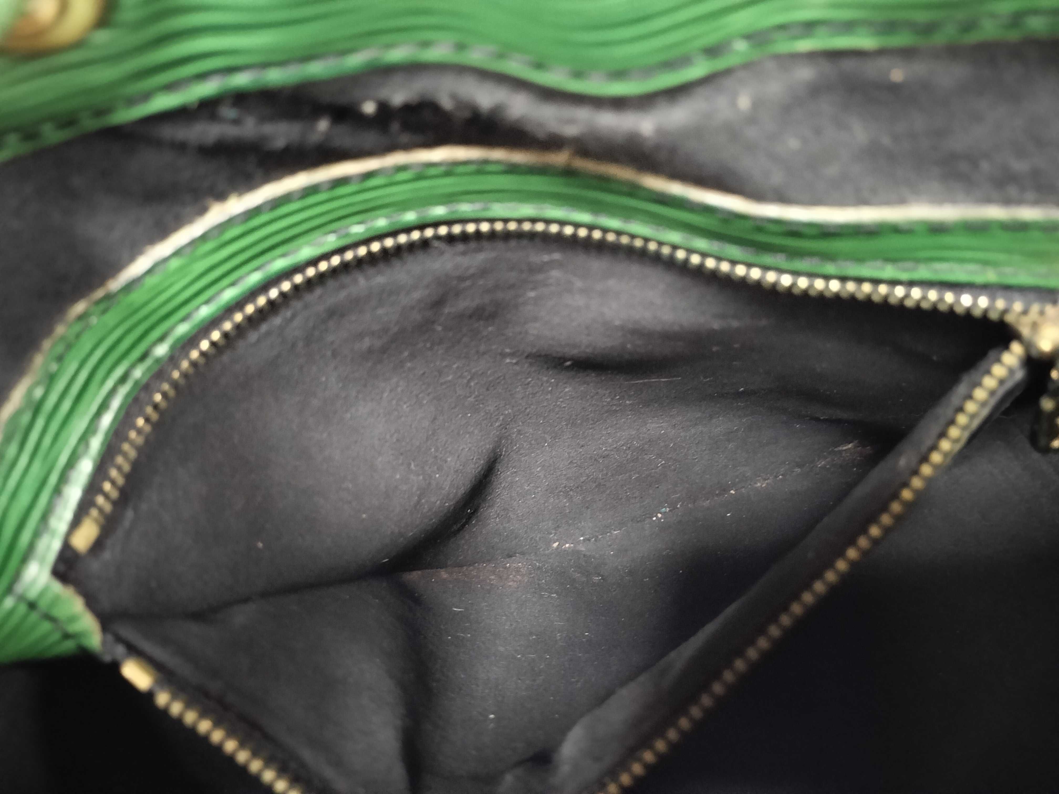 Epi Noe Green Shoulder Bag — view 10