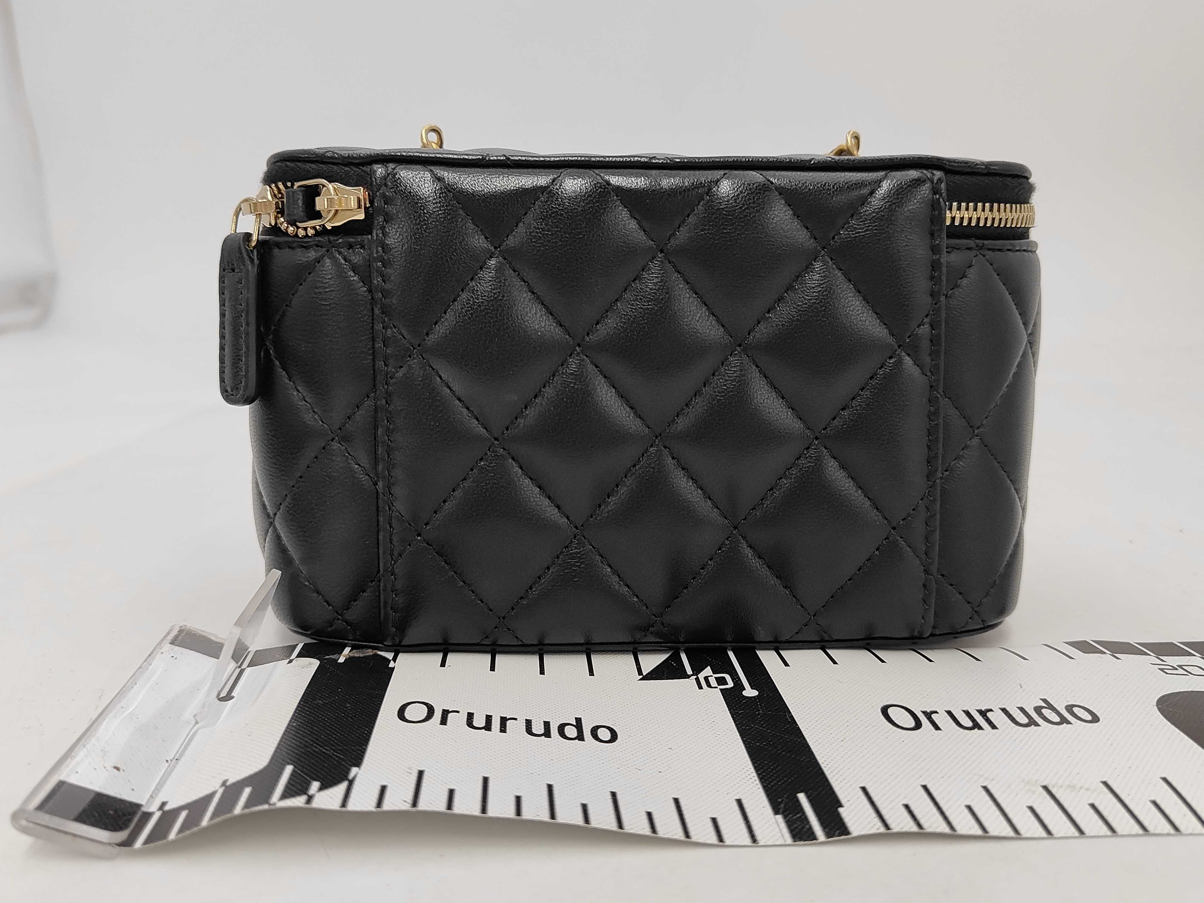 Matelassé Vanity Chain Shoulder Bag, Lambskin, Black, Gold Hardware. — view 2