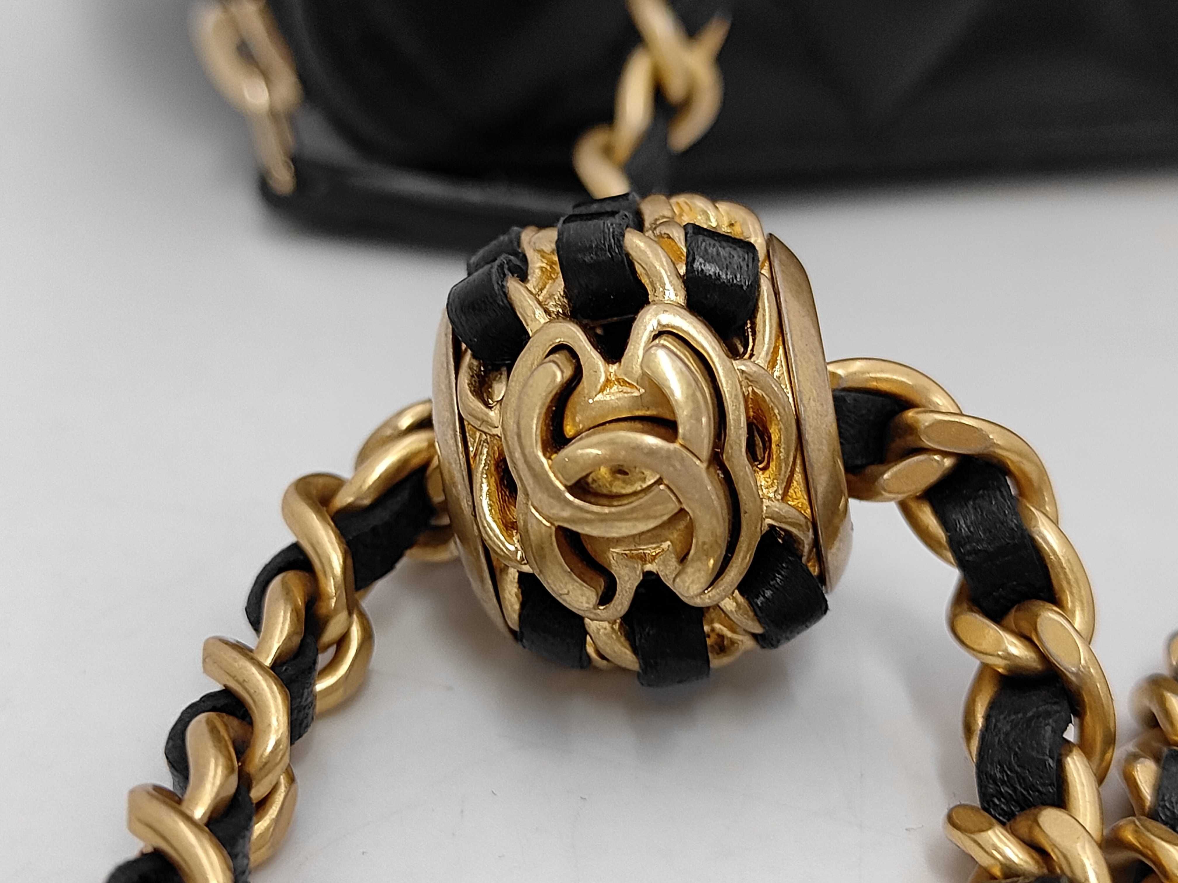 Matelassé Vanity Chain Shoulder Bag, Lambskin, Black, Gold Hardware. — view 8