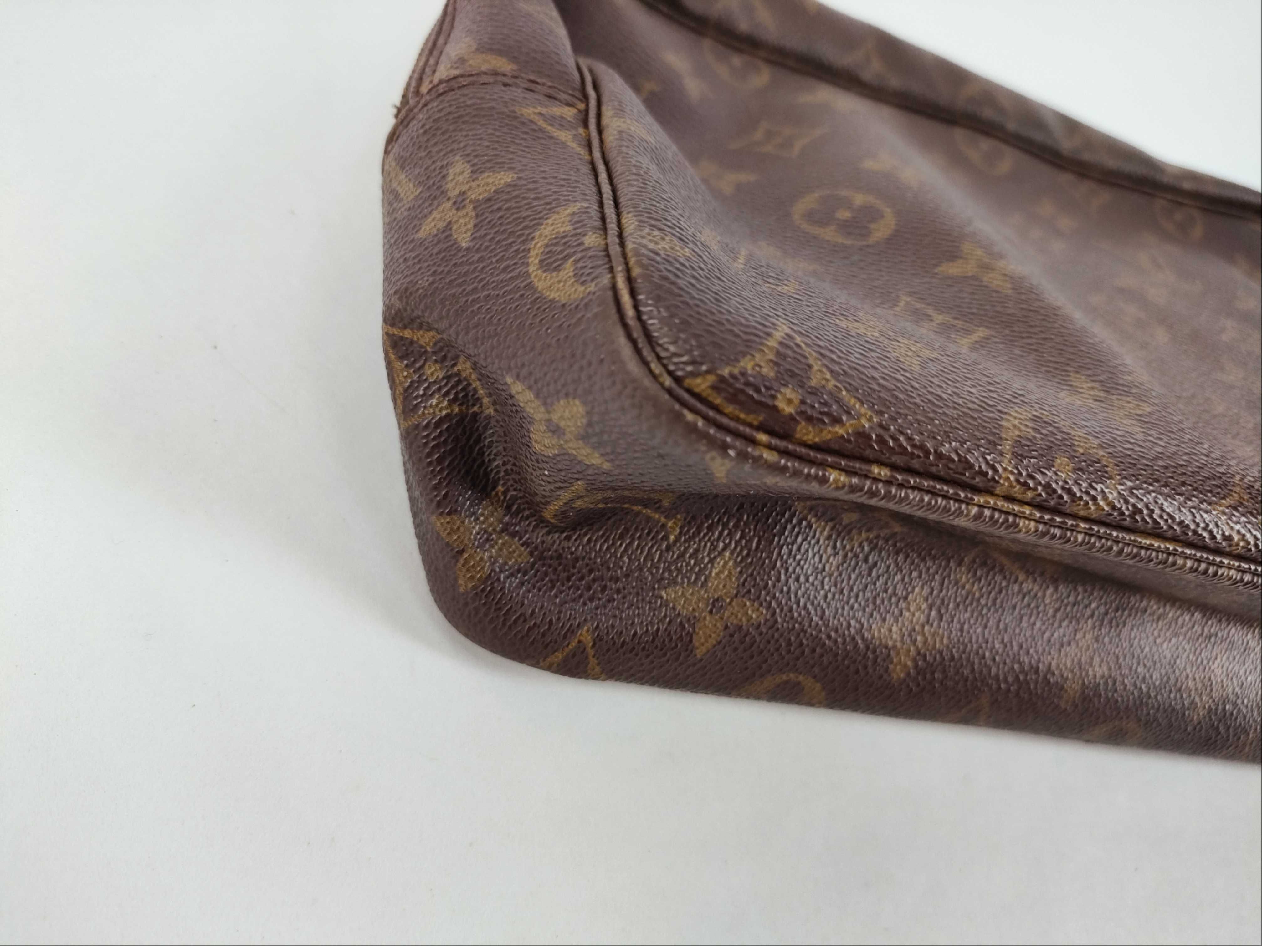 Monogram Louis Vuitton Trousses Toilette 28 Monogram M47522 Pouch — view 3