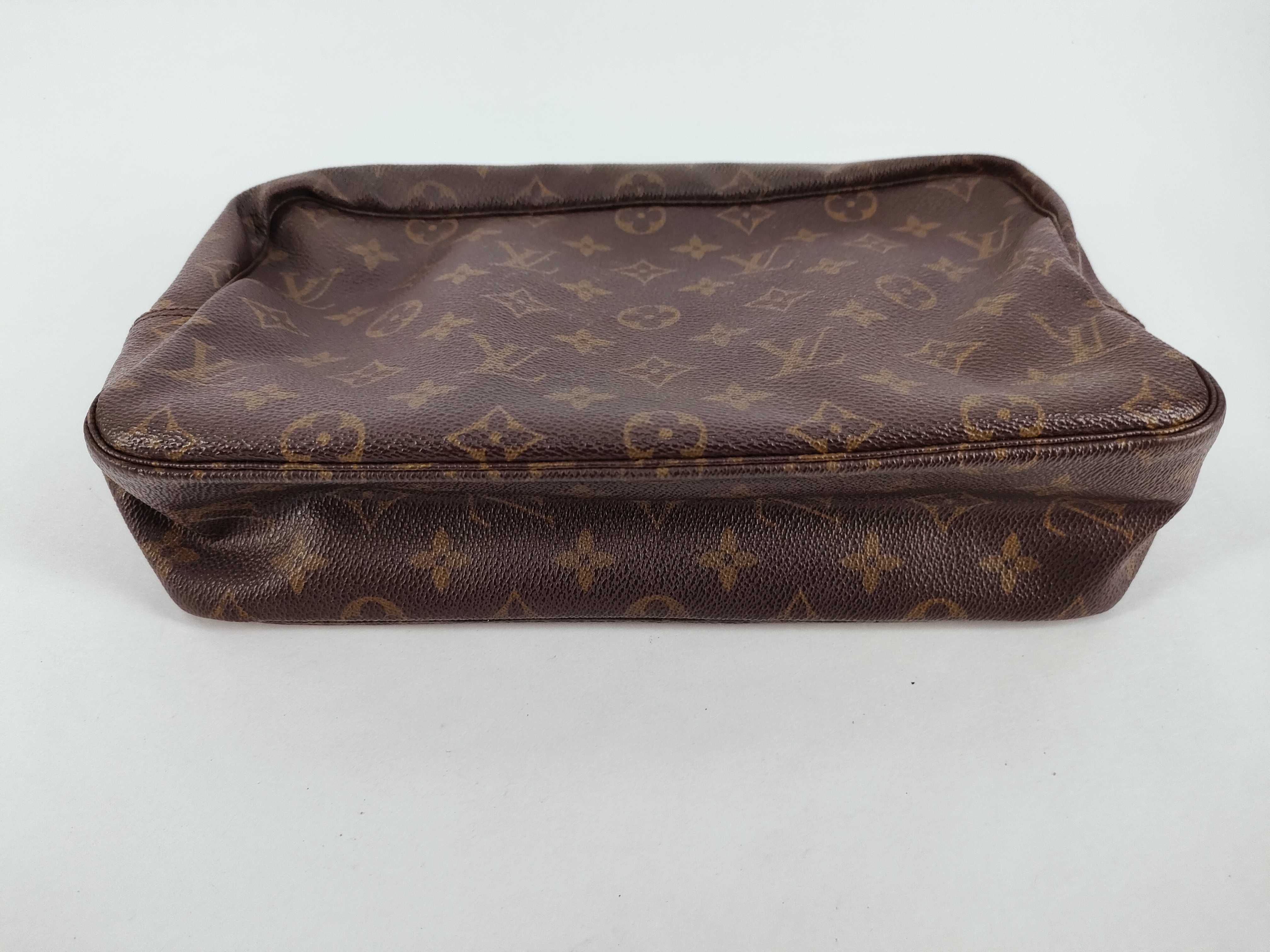 Monogram Louis Vuitton Trousses Toilette 28 Monogram M47522 Pouch — view 4