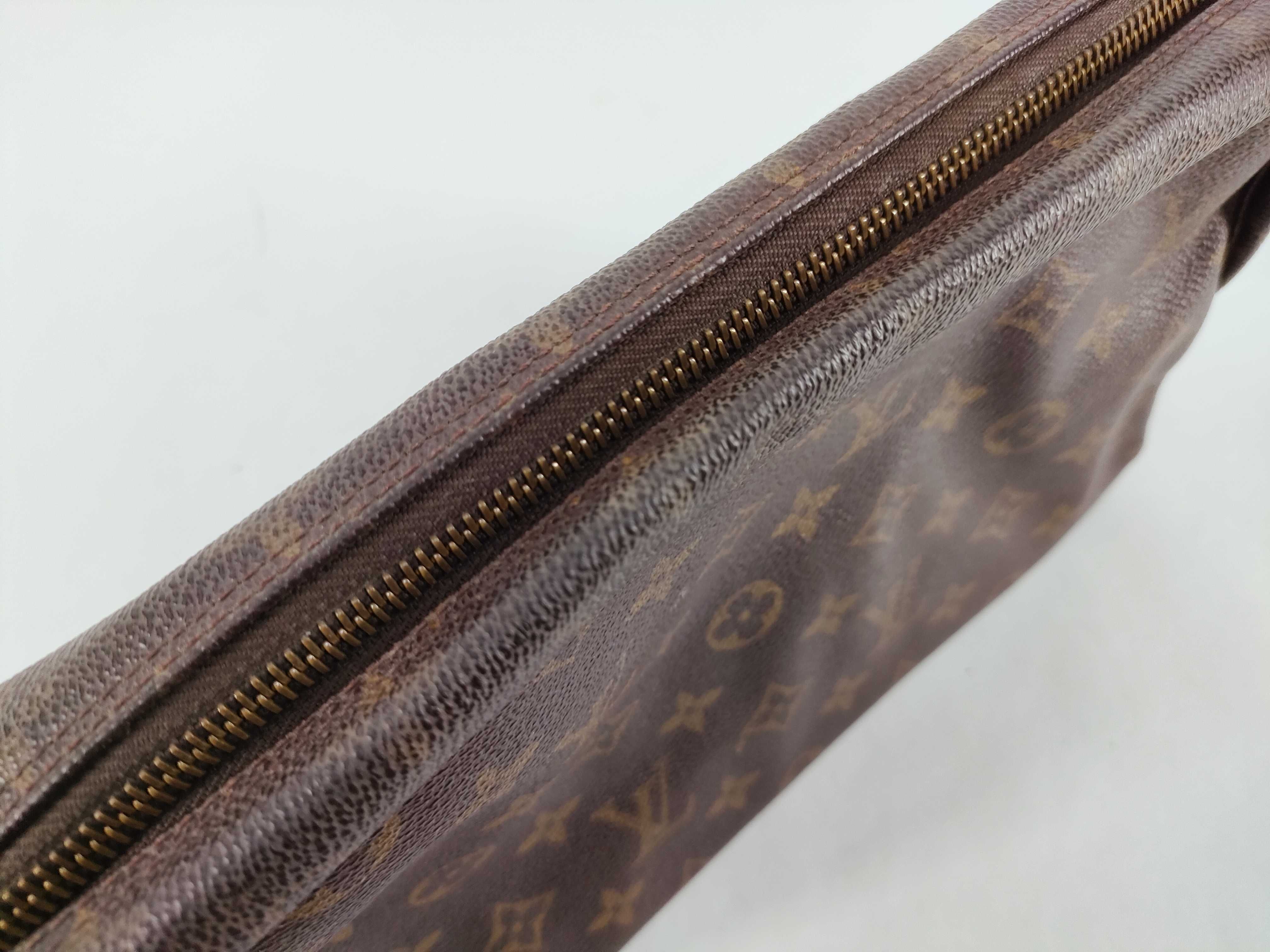 Monogram Louis Vuitton Trousses Toilette 28 Monogram M47522 Pouch — view 6