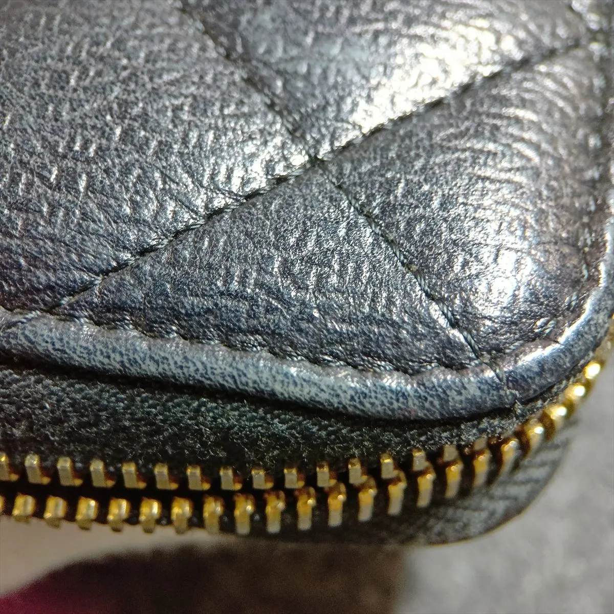 Matelassé Caviar Skin Long Wallet, Black with Gold Hardware, 21293211 — view 12