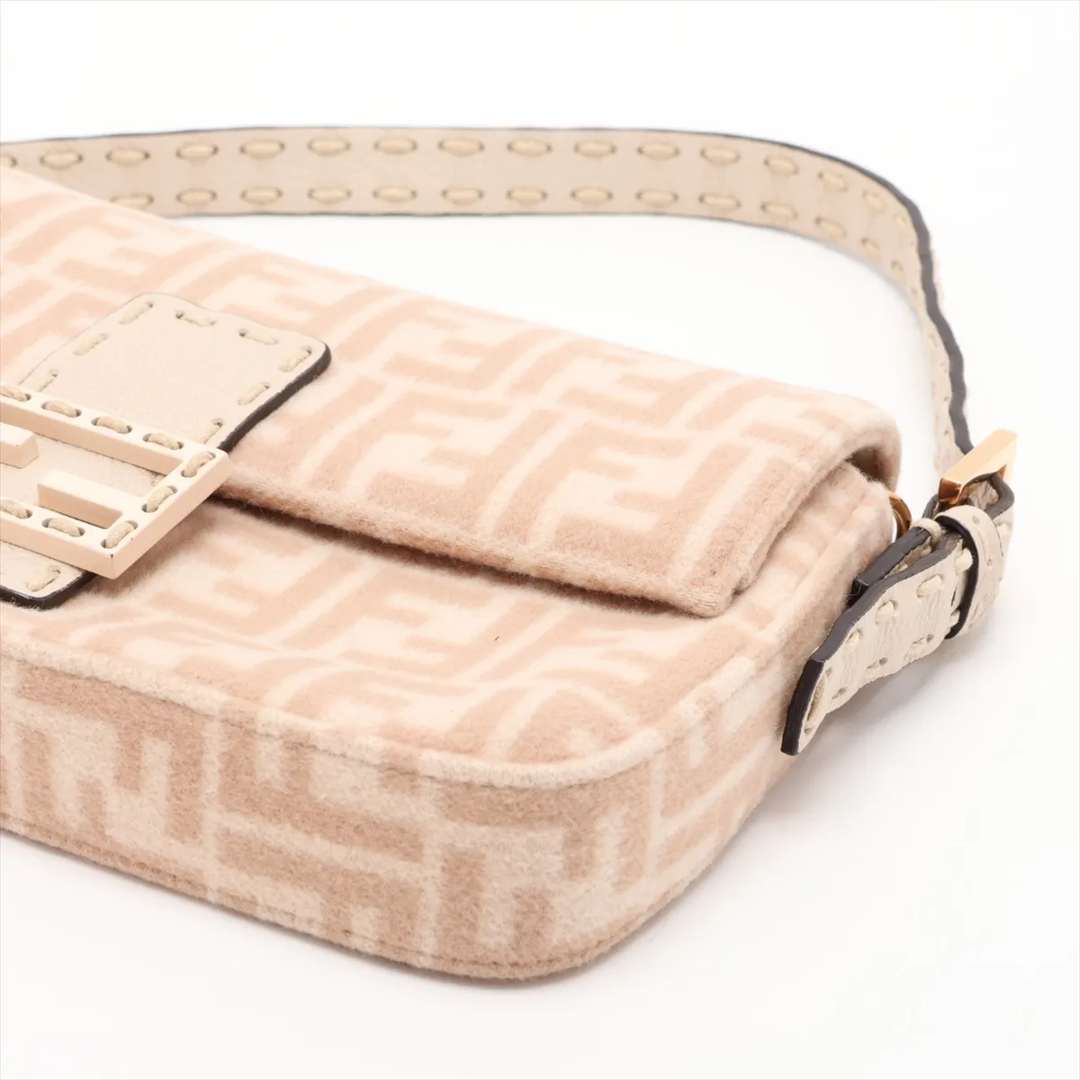 Zucca Mamma Bucket 8BR792 Wool x Leather Shoulder Bag Beige — view 3