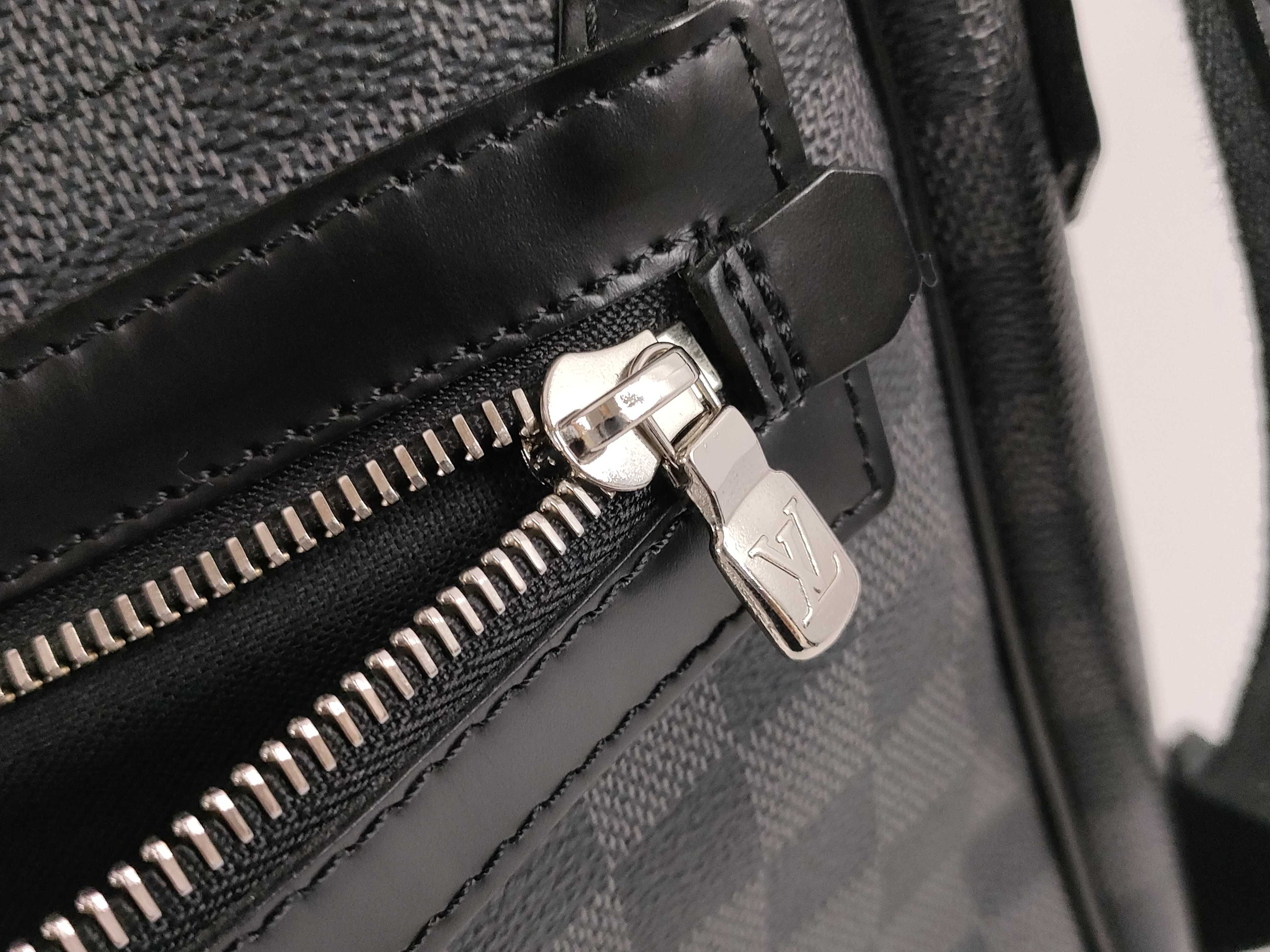 Damier Graphite Daniel Shoulder Bag — view 15