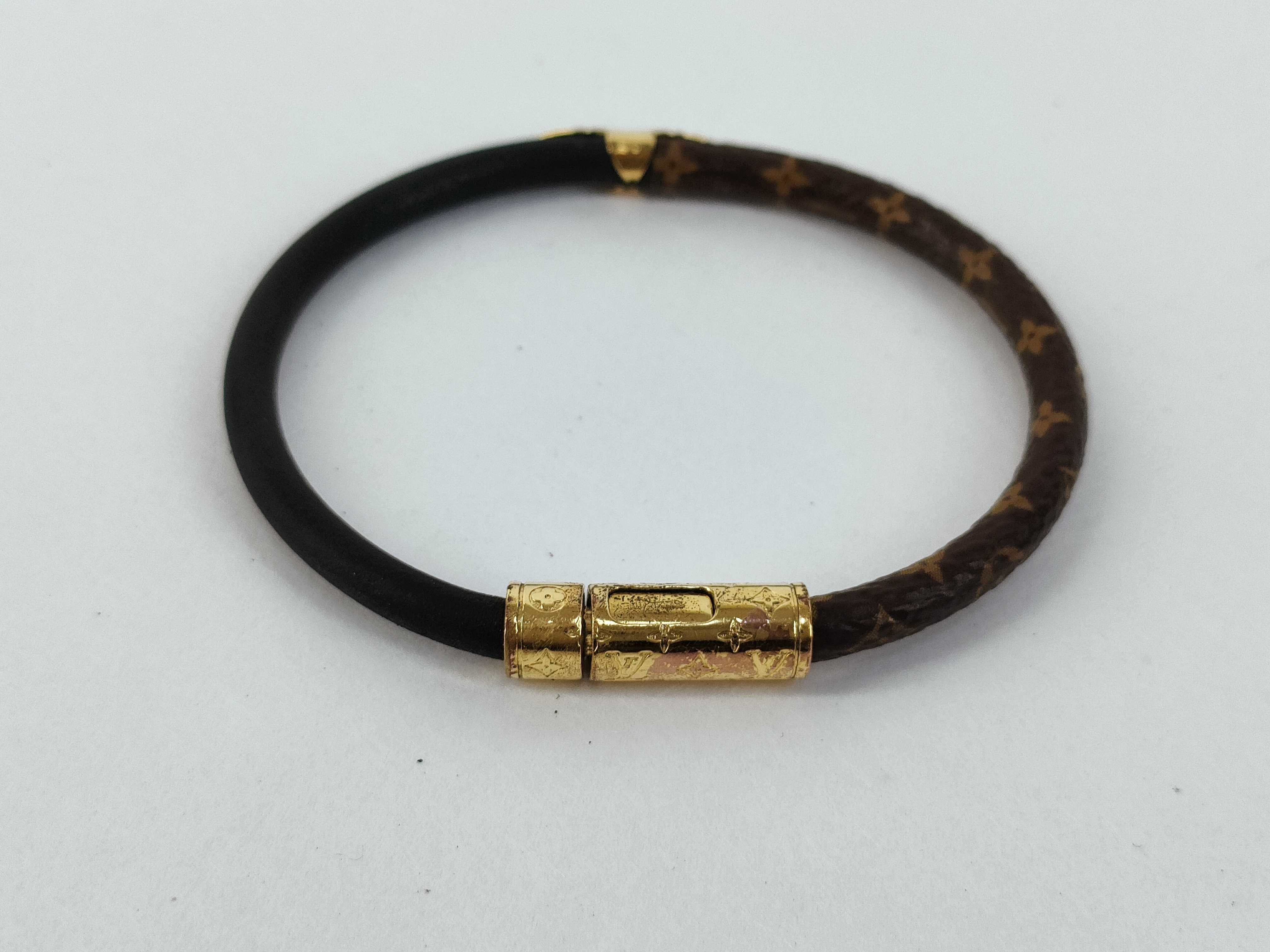 Monogram Louis Vuitton M8276E Daily Confidential BC027 Bracelet Monogram Bracelet/Bangle — view 2