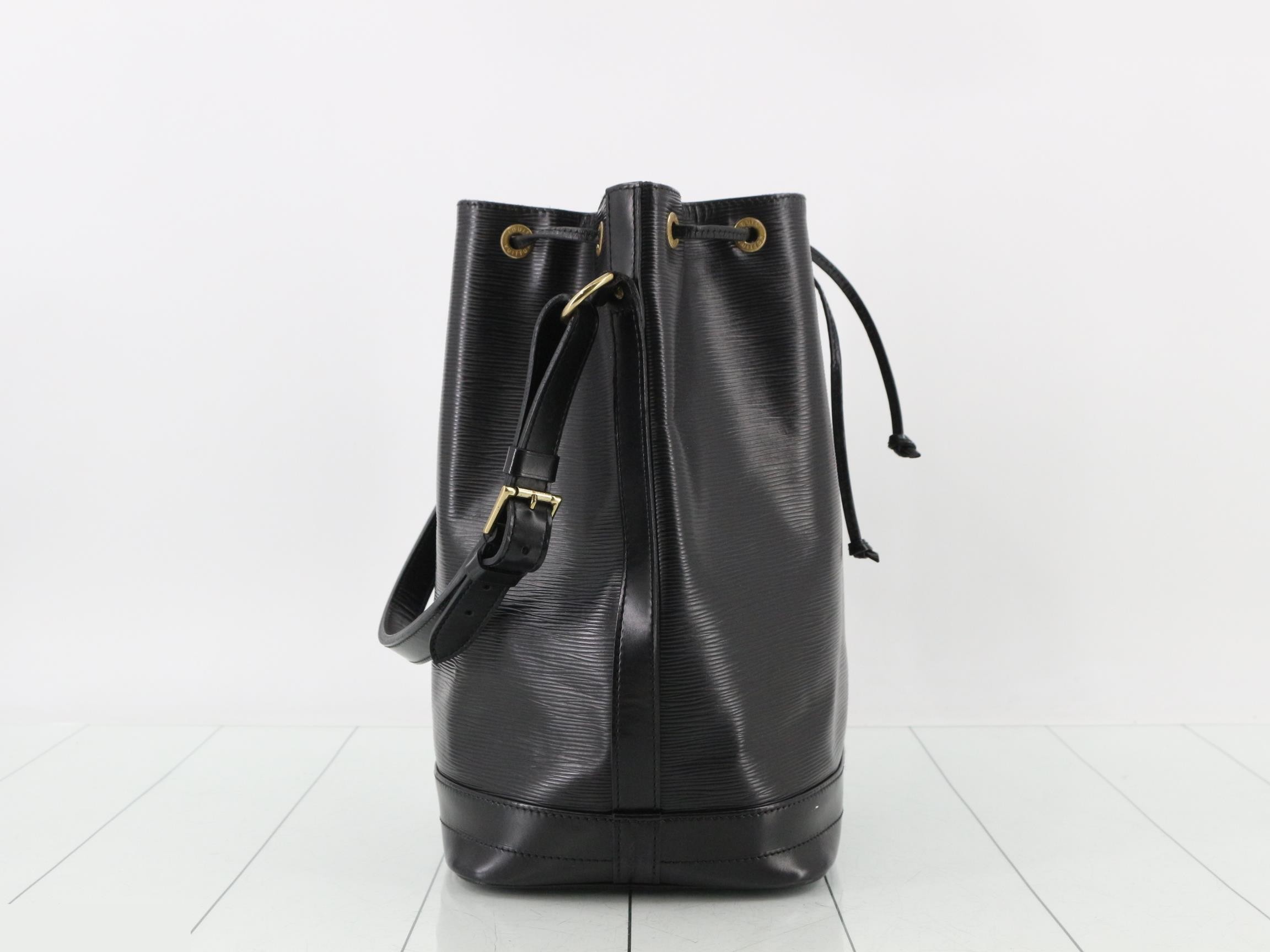 Noé Noir — view 4