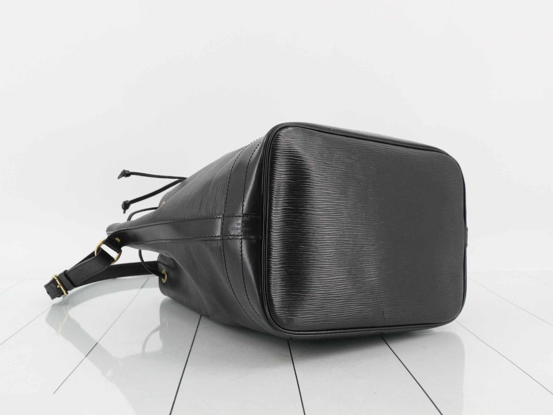 Noé Noir — view 5