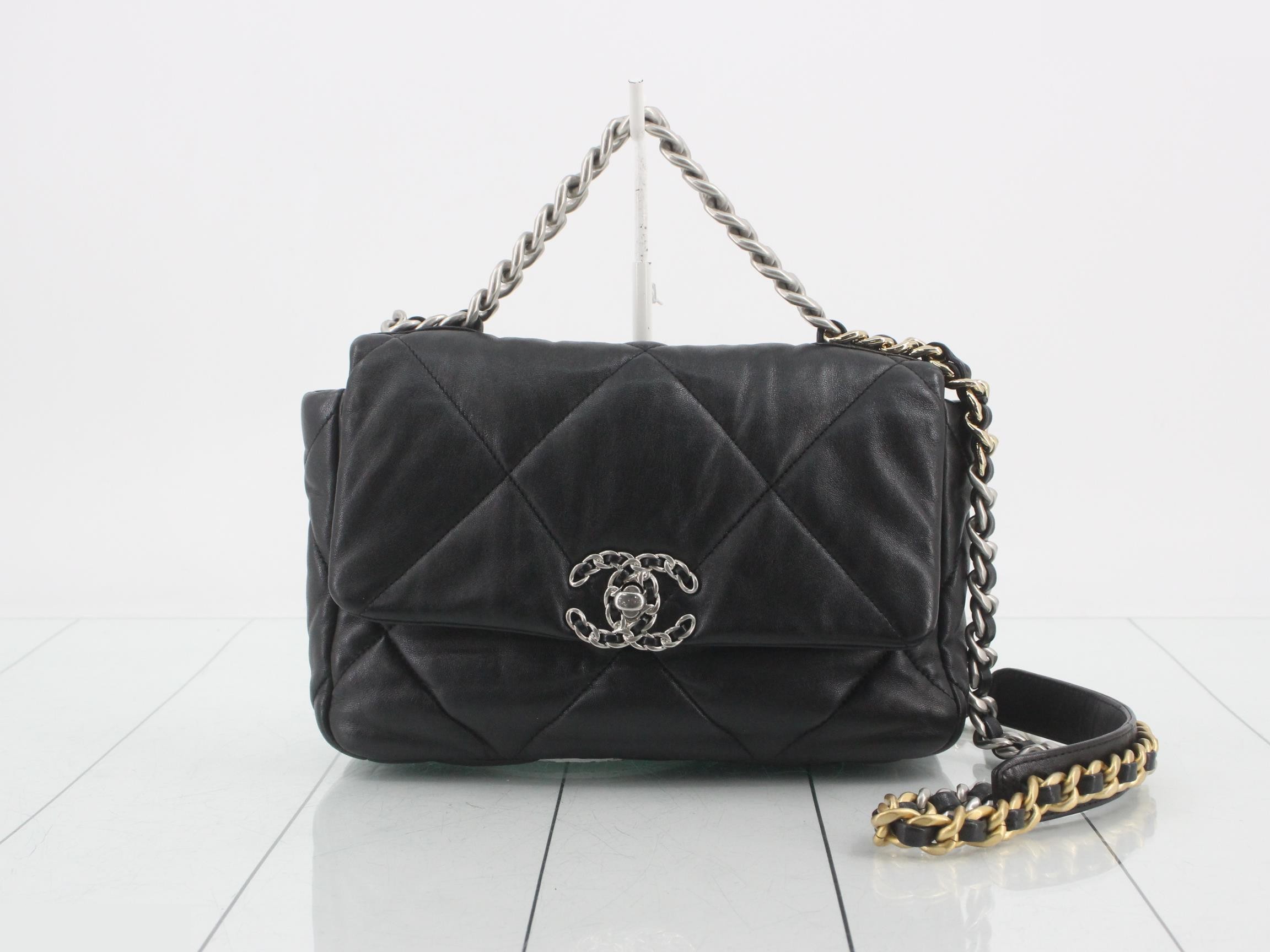 19 Lambskin Matelassé Shoulder Bag