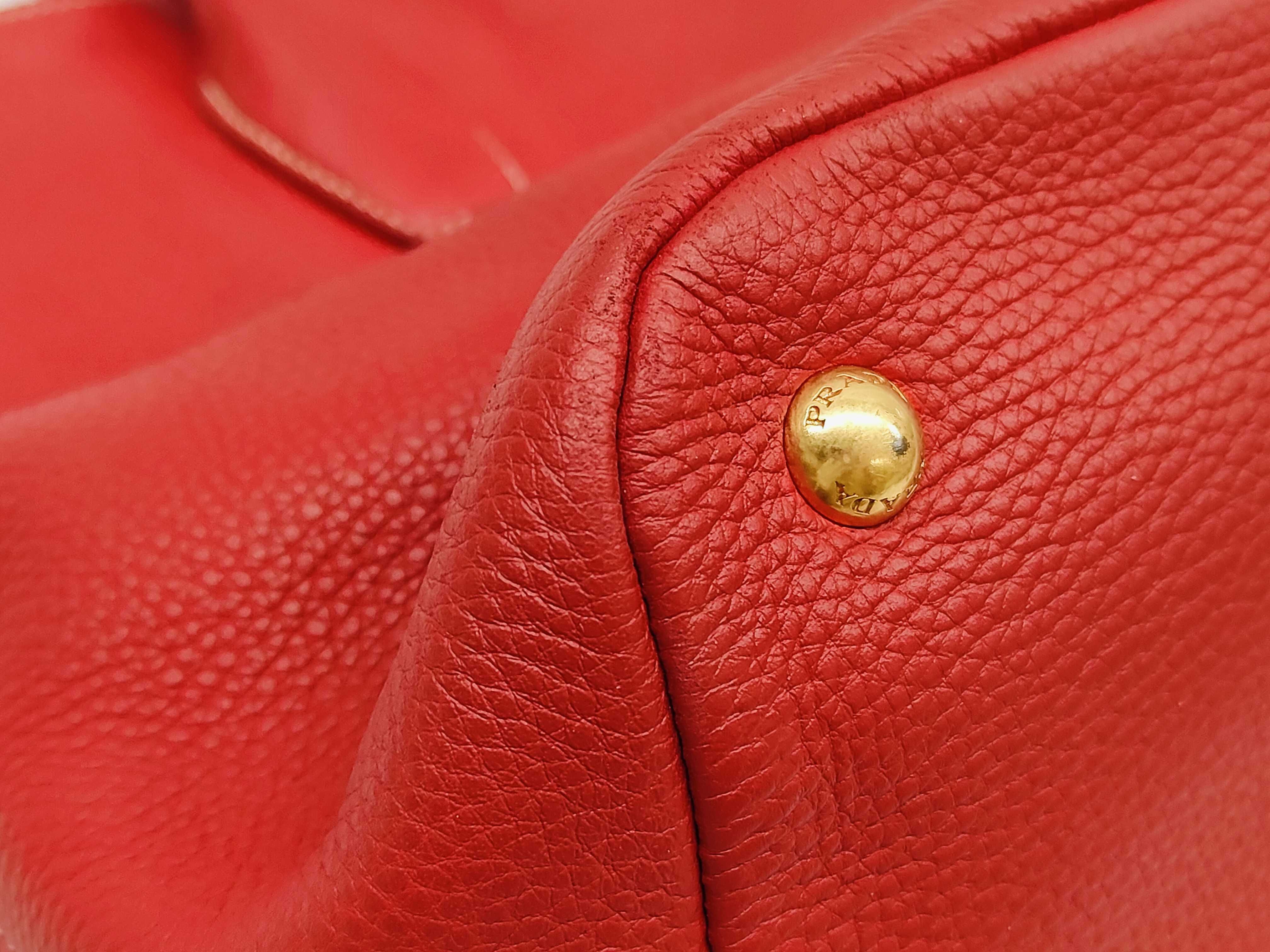 Vitello Daino Leather Tote Bag — view 5