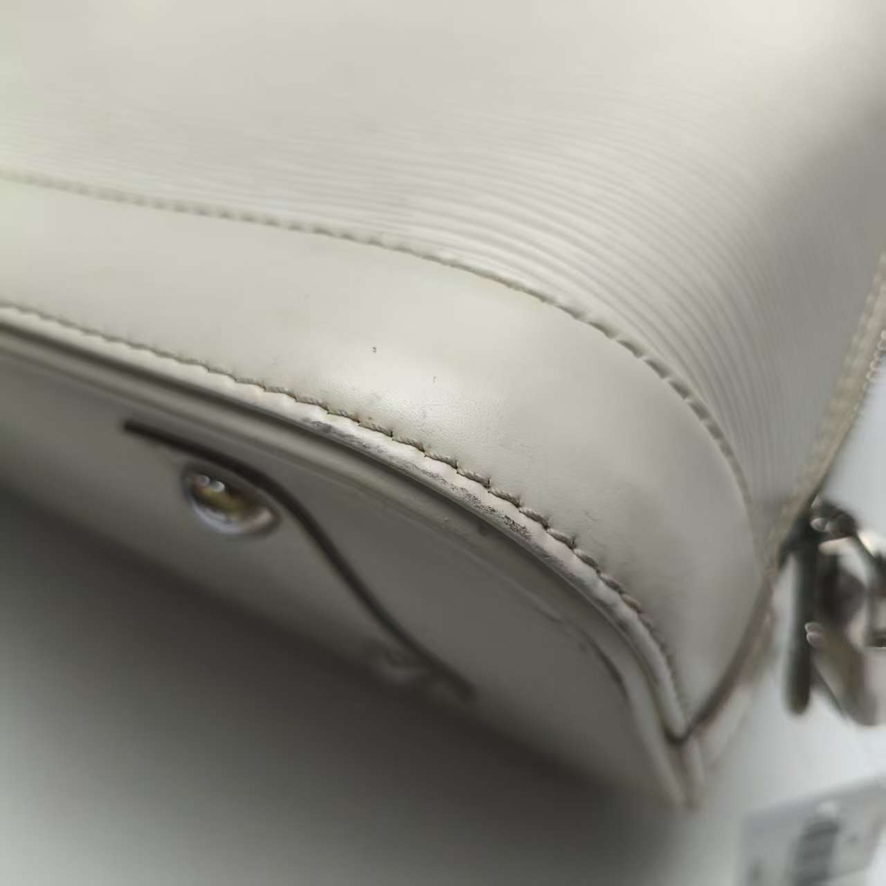 【*Shipped from: China*】LOUIS VUITTON Alma Leather Handbag — view 11