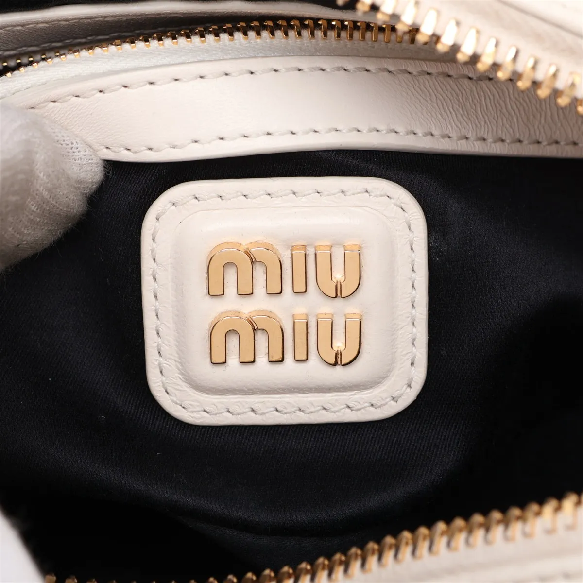 Matelassé Arcadi Leather 2-Way Handbag, White — view 10