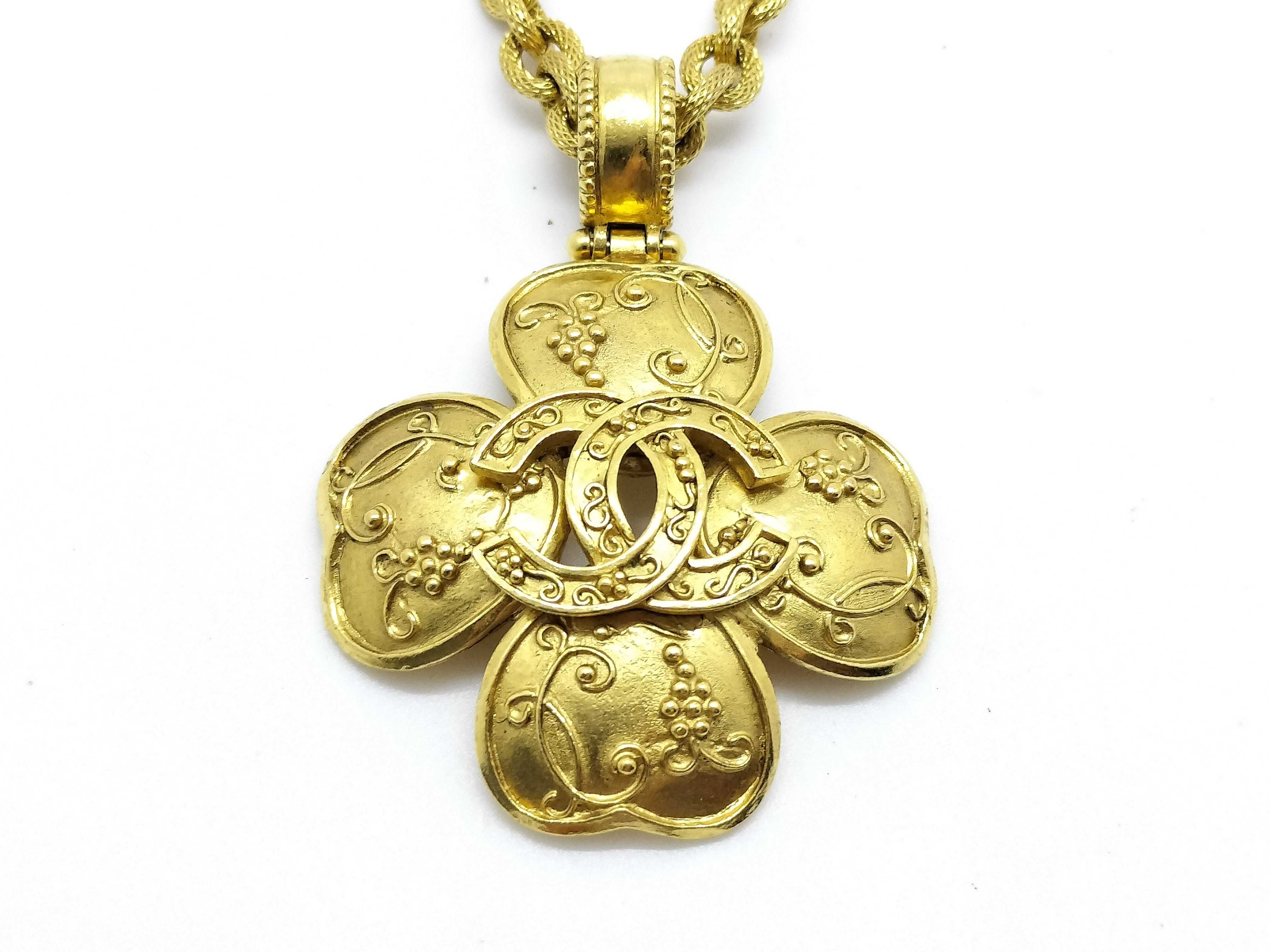 96A Chain Belt Coco x Camellia Necklace — view 2